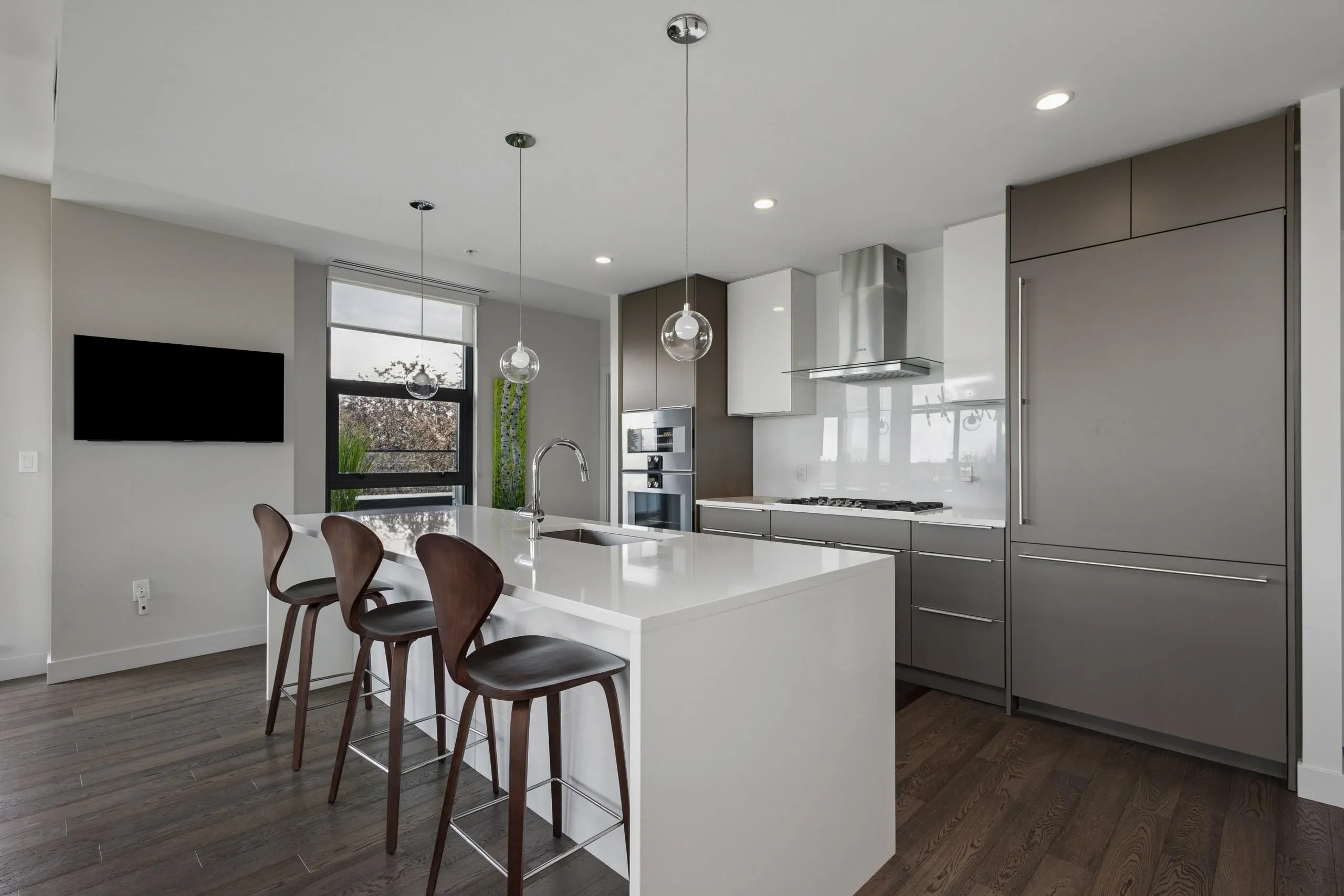 4427 Cambie Street #601