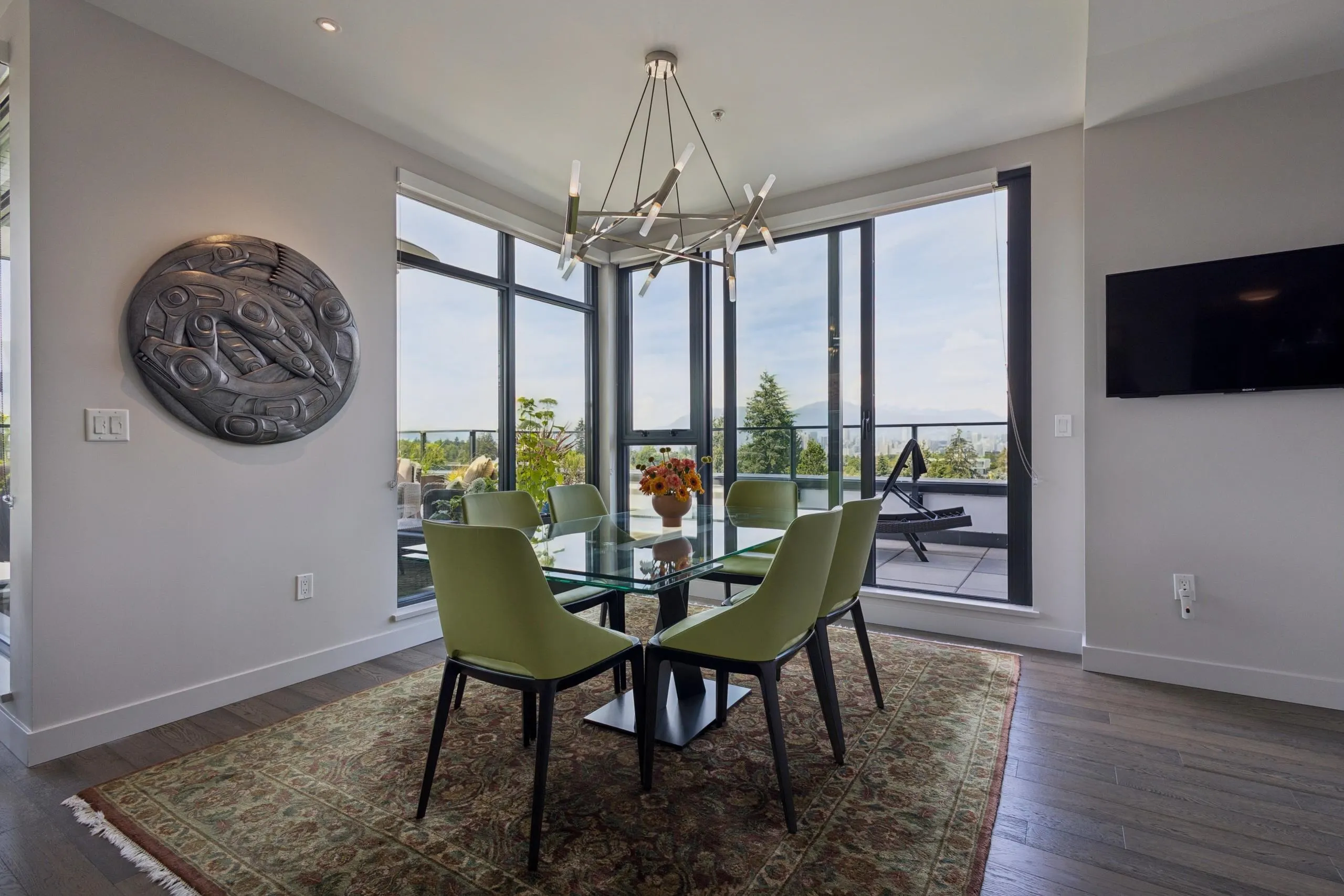 4427 Cambie Street #601