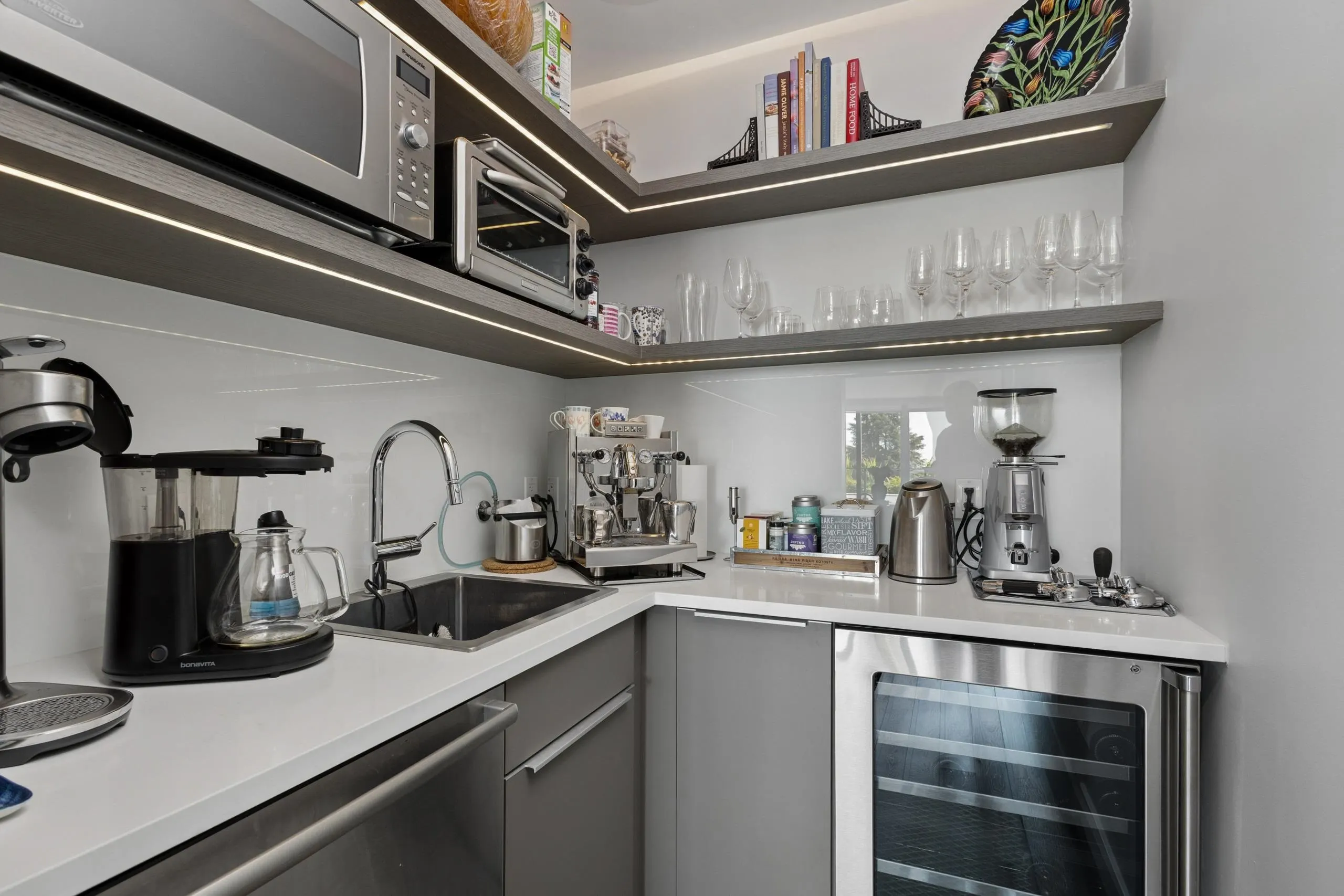 4427 Cambie Street #601
