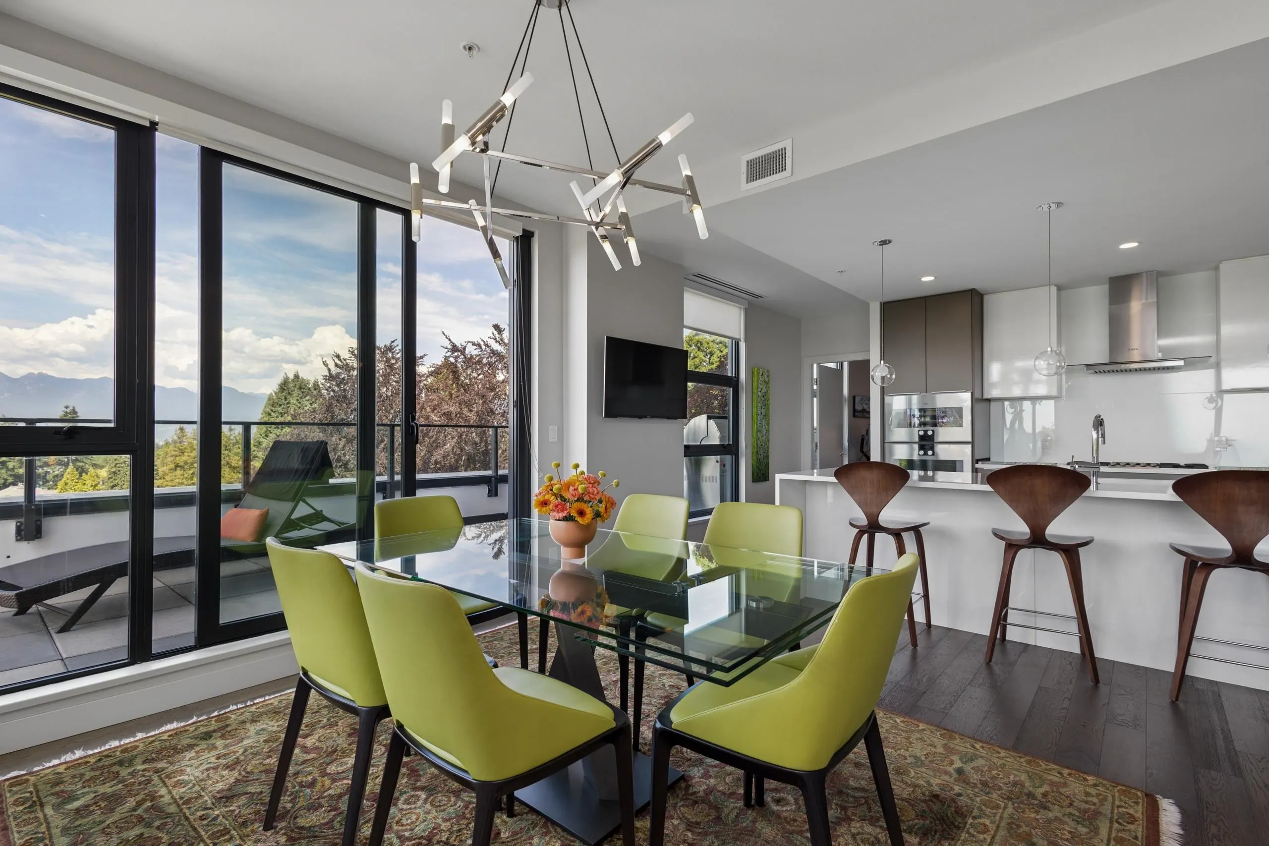 4427 Cambie Street #601