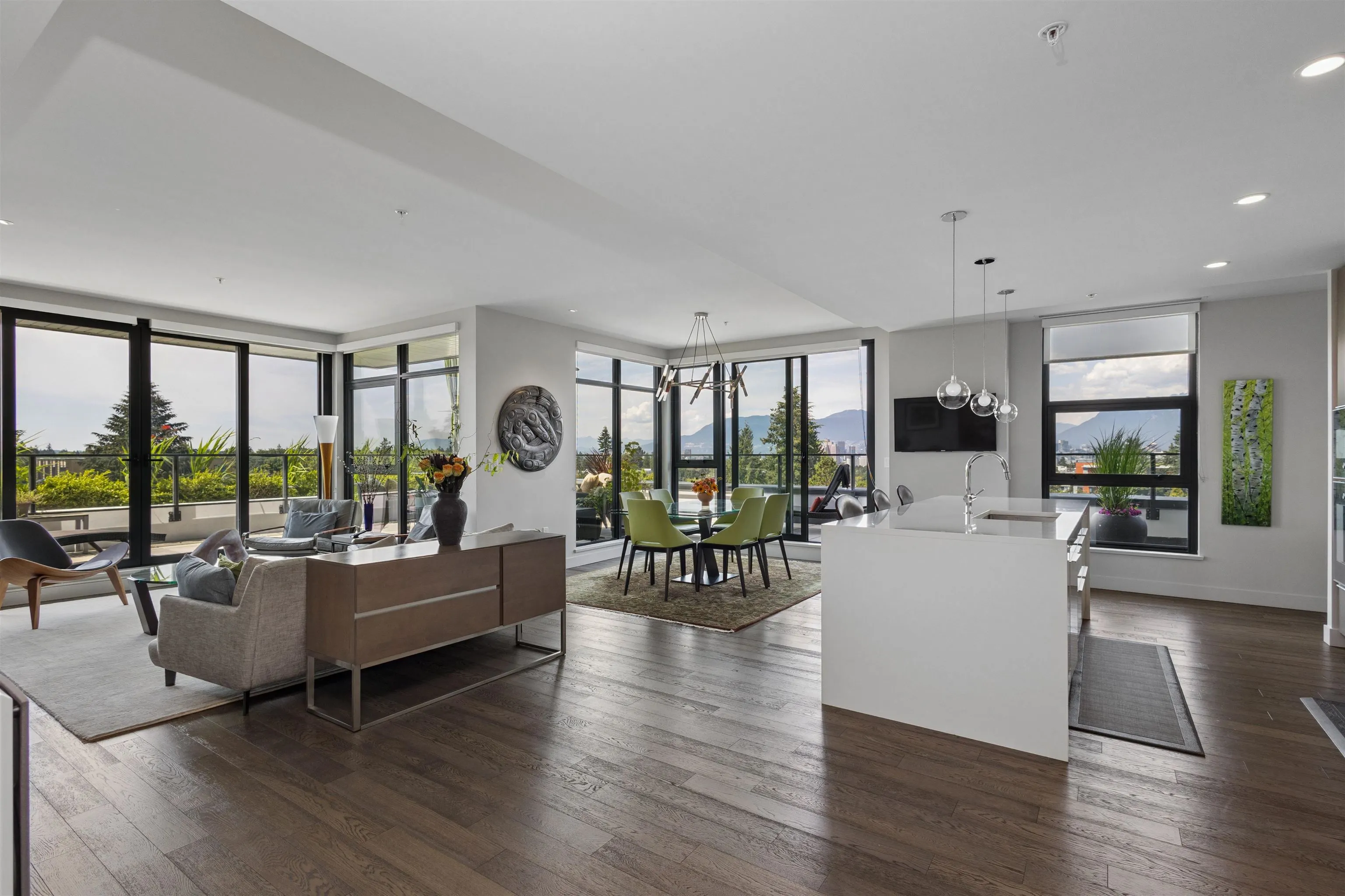4427 Cambie Street #601