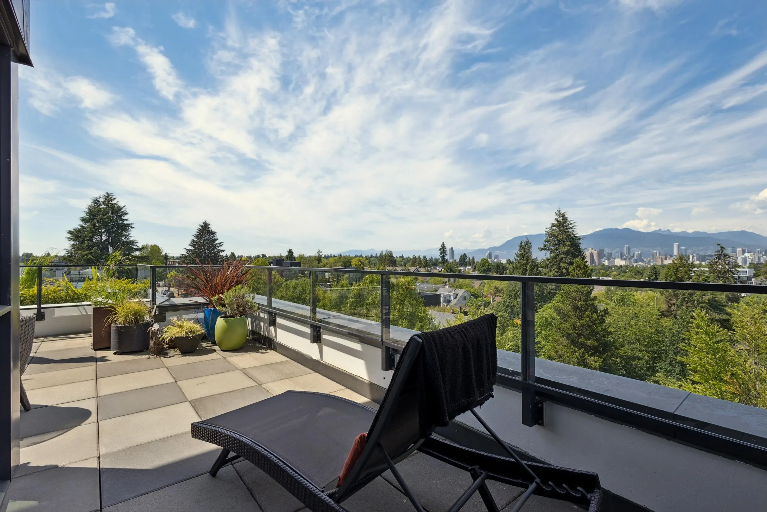 4427 Cambie Street #601