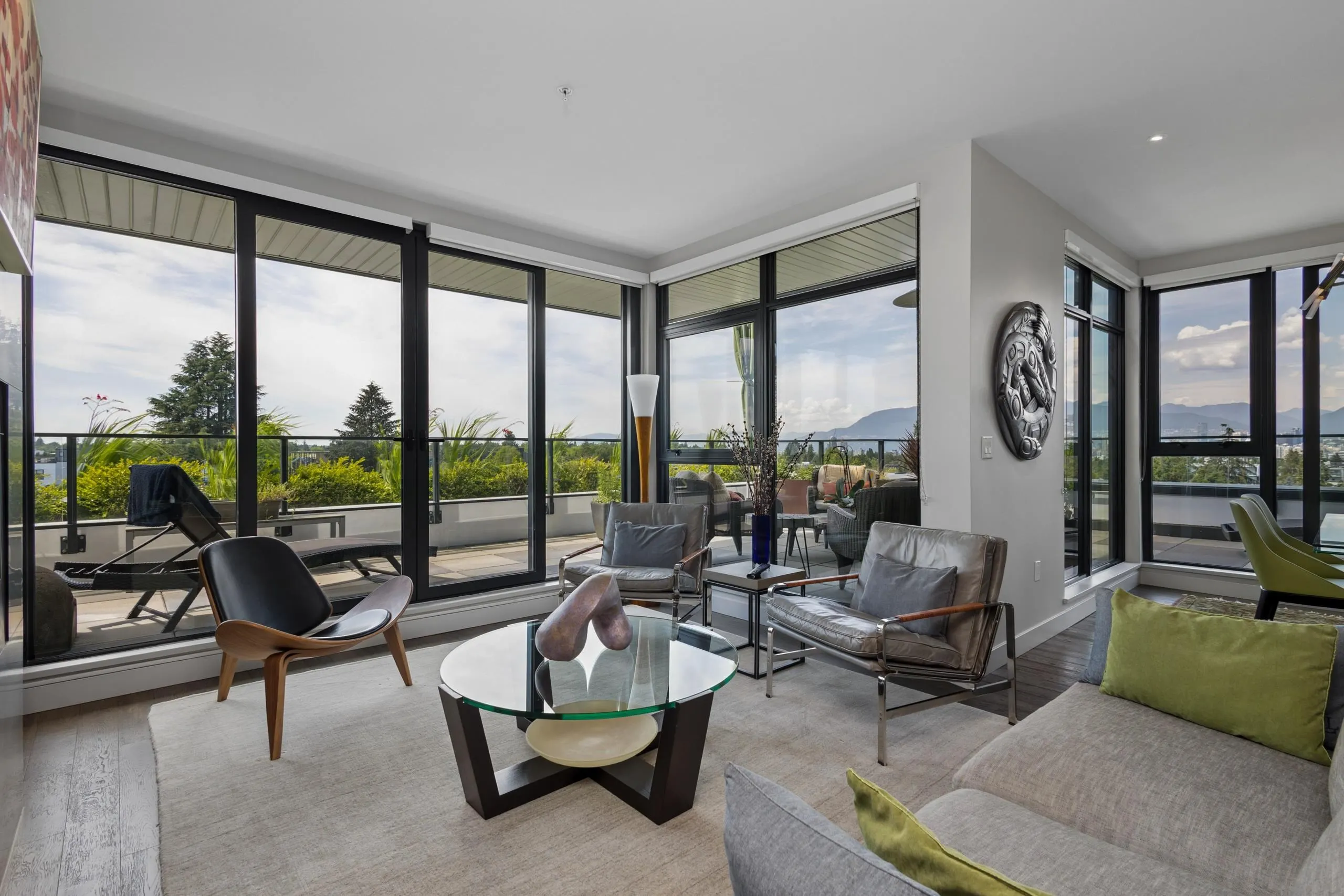 4427 Cambie Street #601