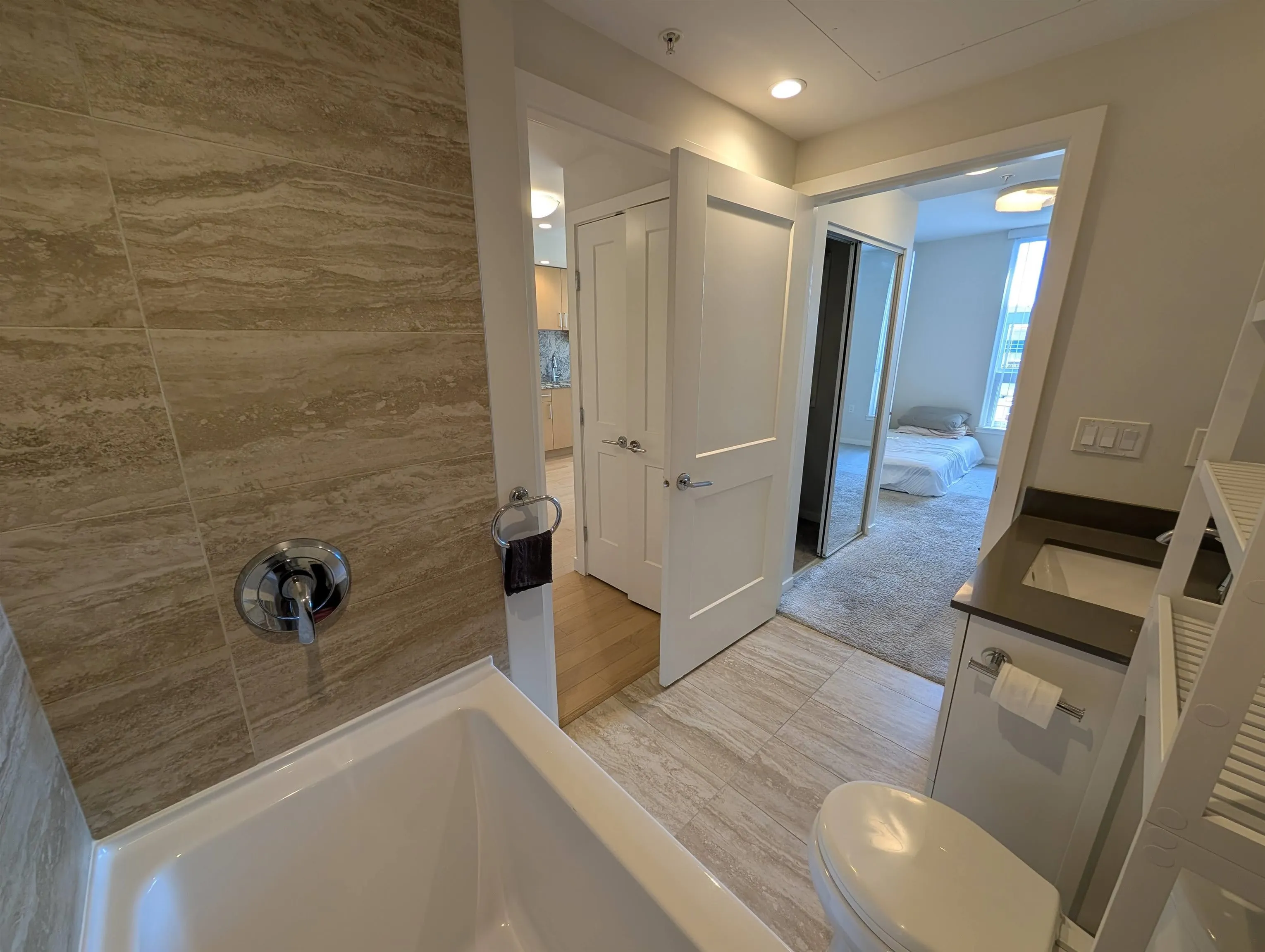 1708 Ontario Street #411