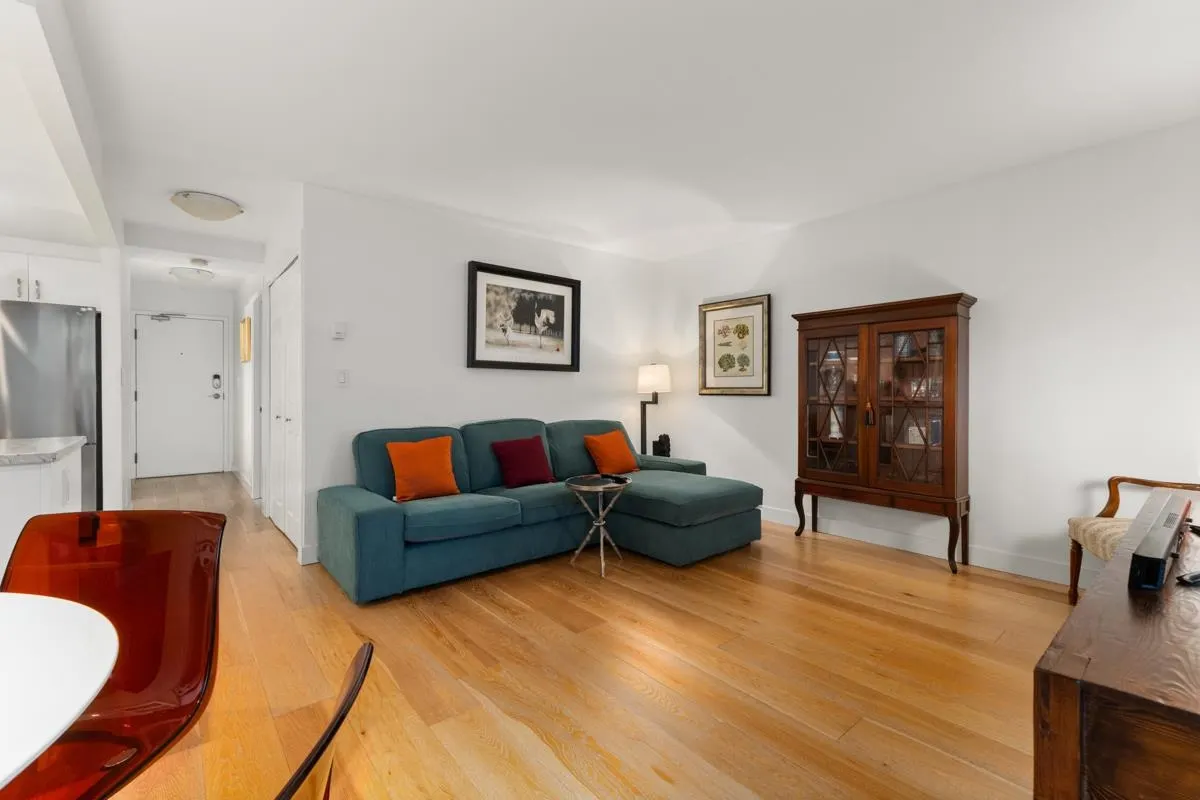 1819 Pendrell Street #401