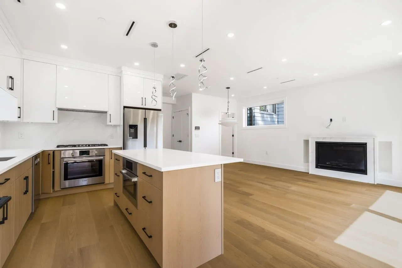 950 W 17th Avenue #2