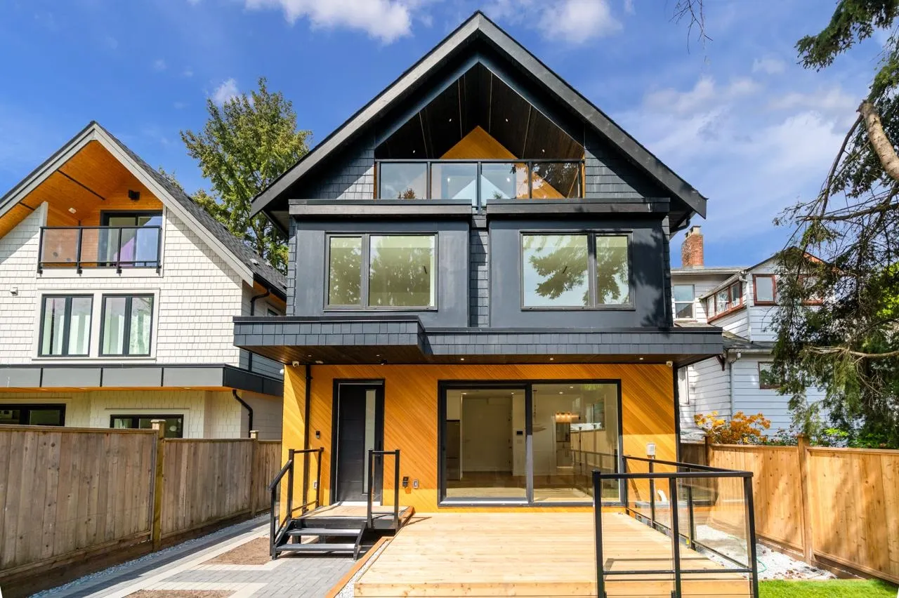 950 W 17th Avenue #2