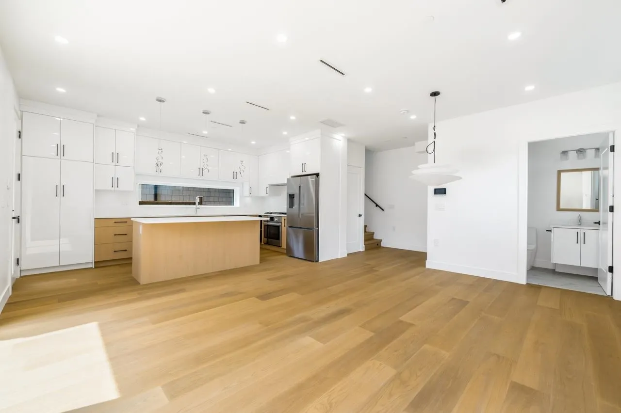 950 W 17th Avenue #2