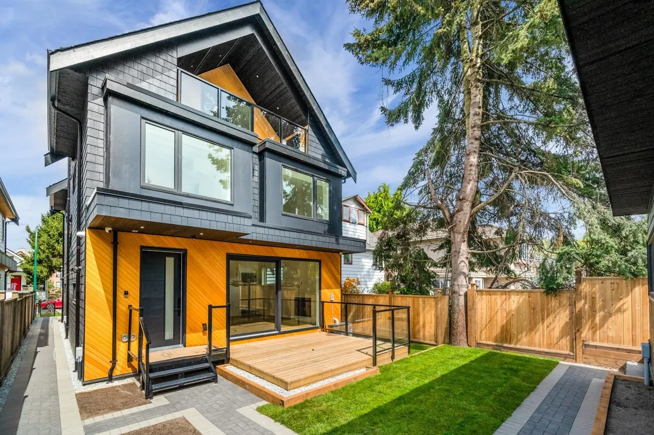 950 W 17th Avenue #2