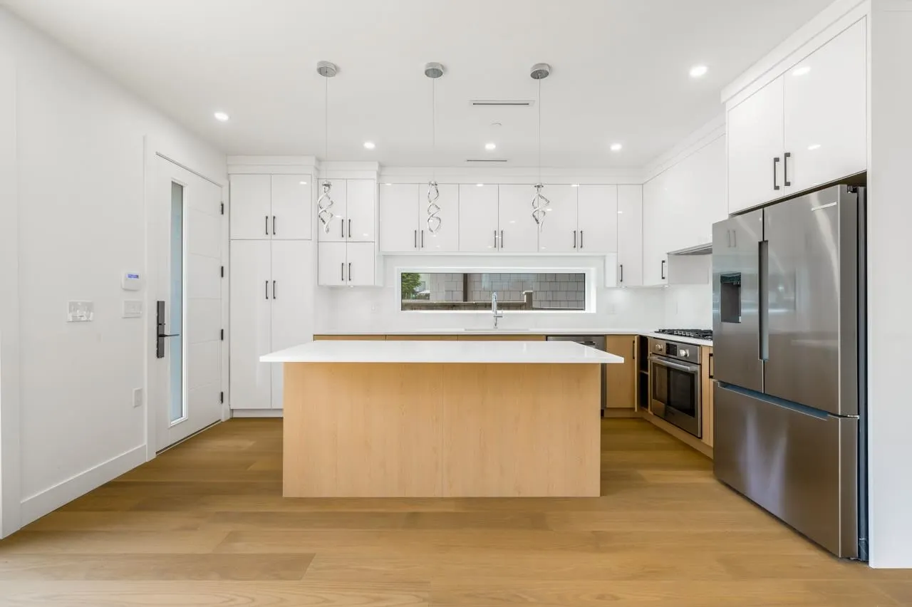 950 W 17th Avenue #2