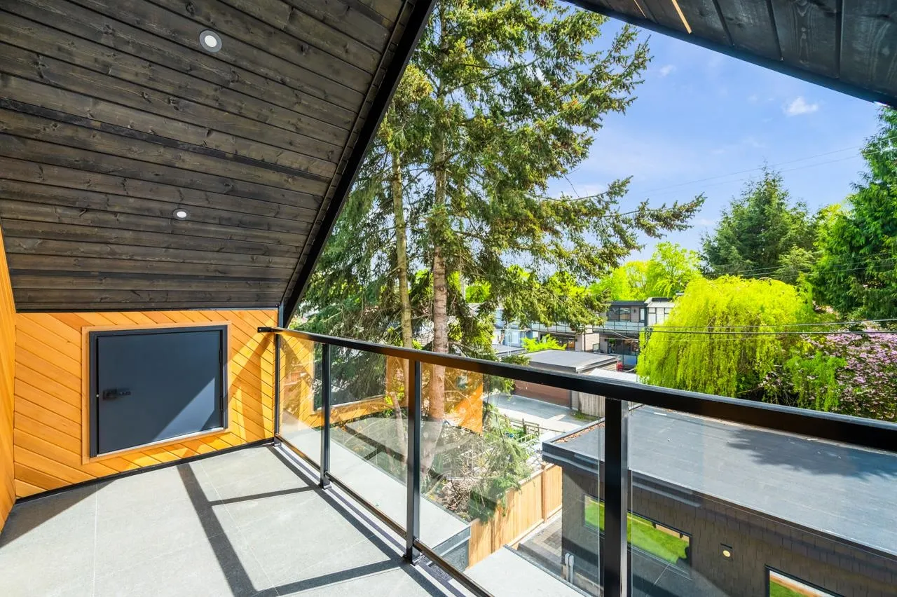 950 W 17th Avenue #2