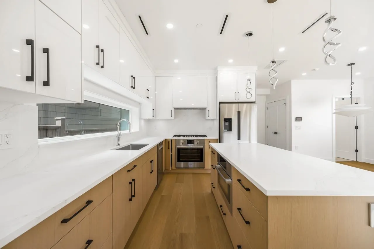 950 W 17th Avenue #2