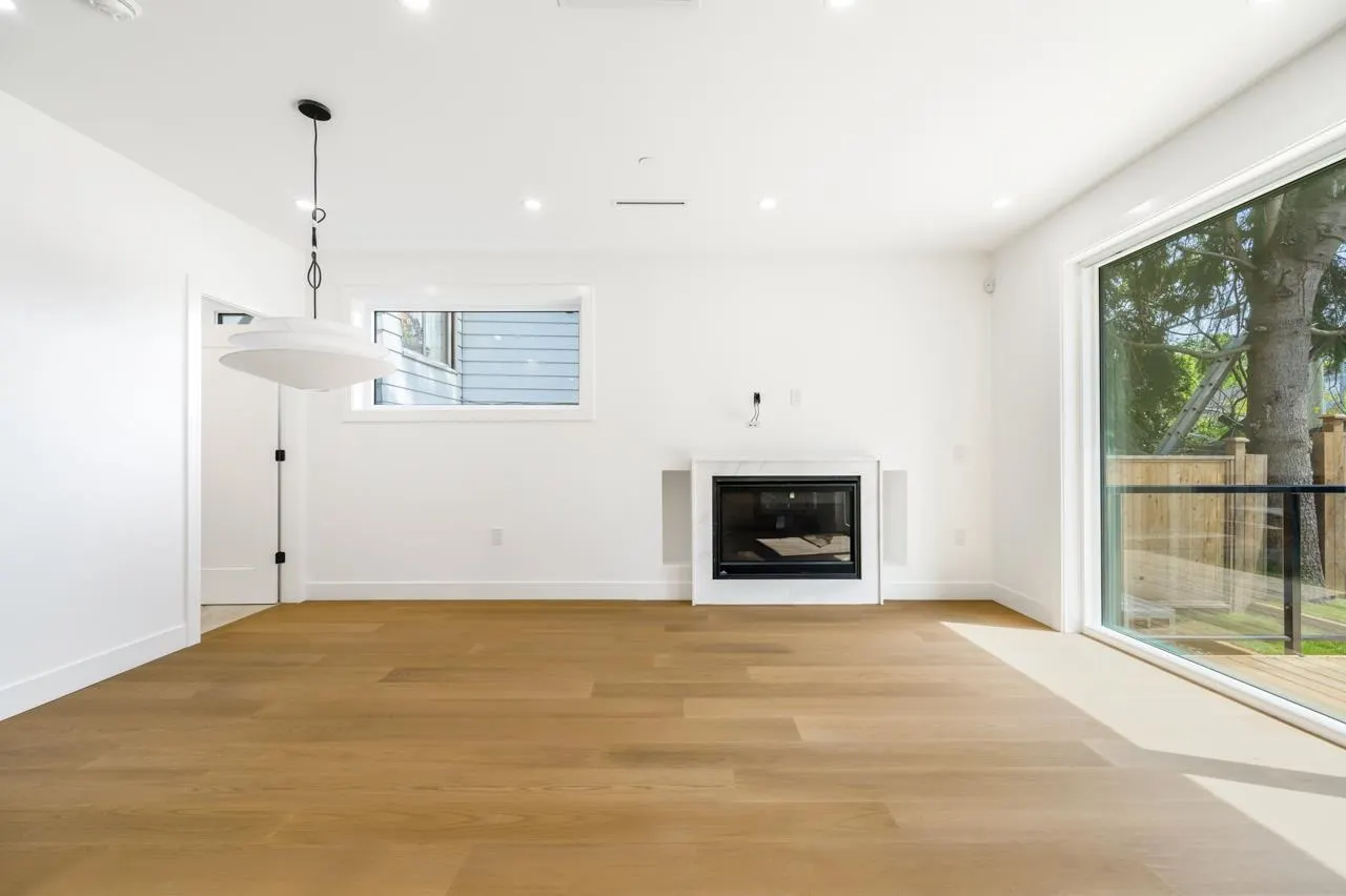 950 W 17th Avenue #2