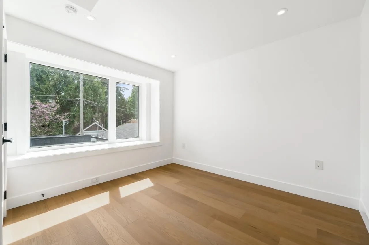 950 W 17th Avenue #2