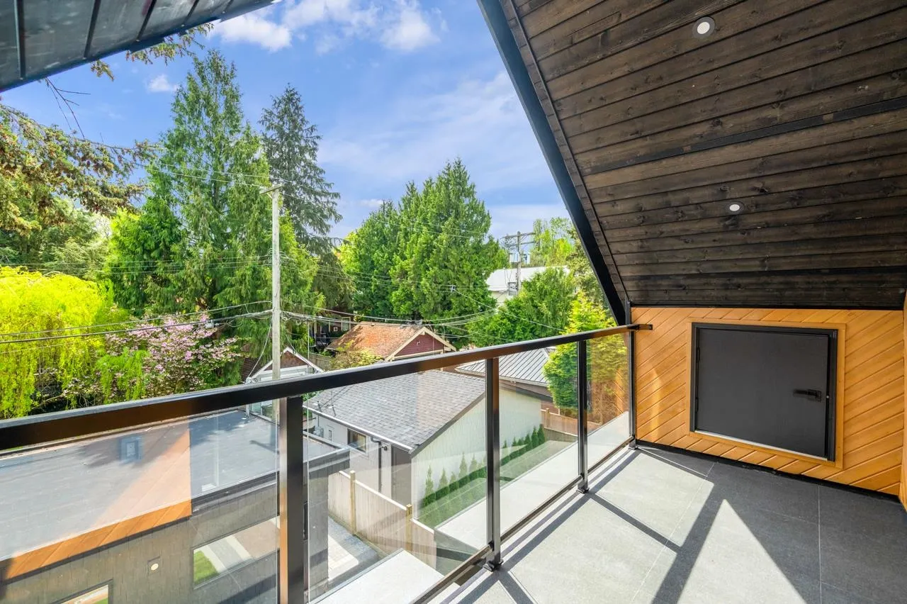 950 W 17th Avenue #2