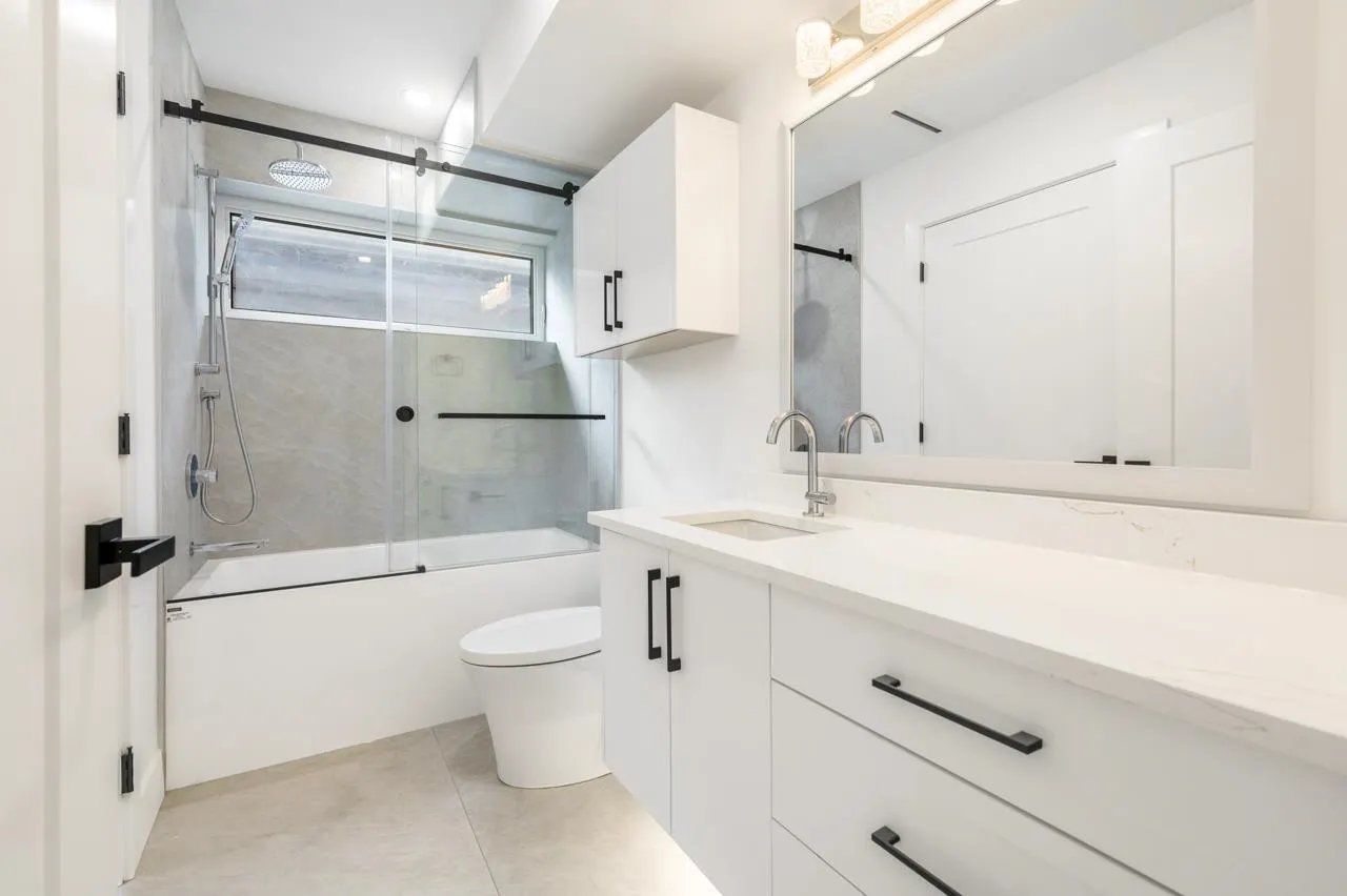950 W 17th Avenue #2