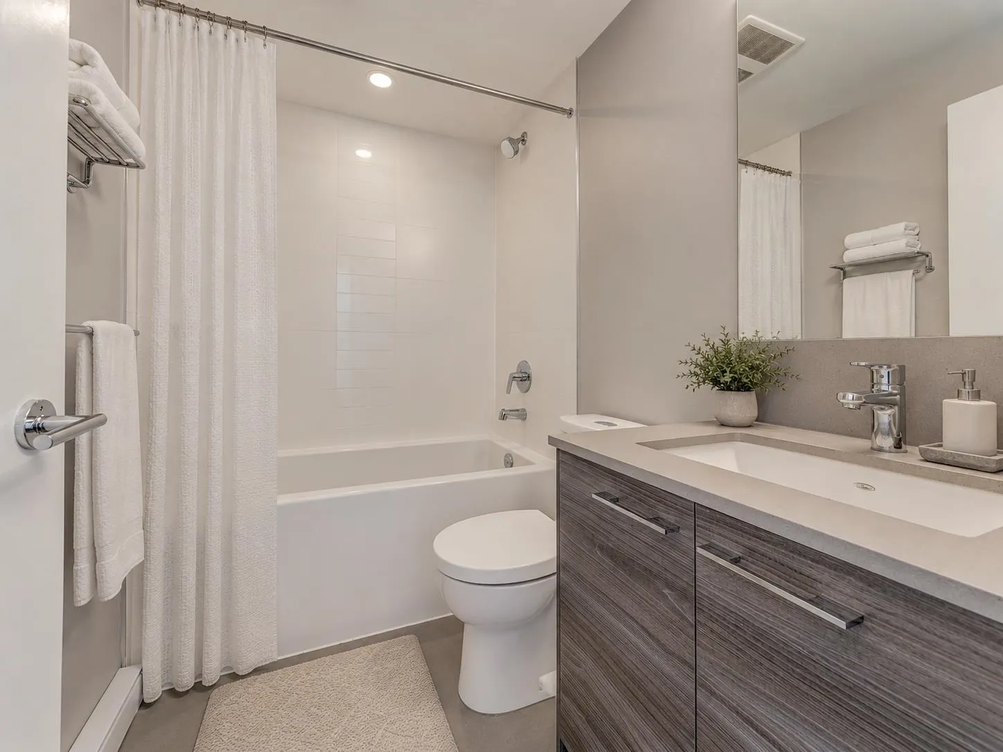 10603 140 Street #610