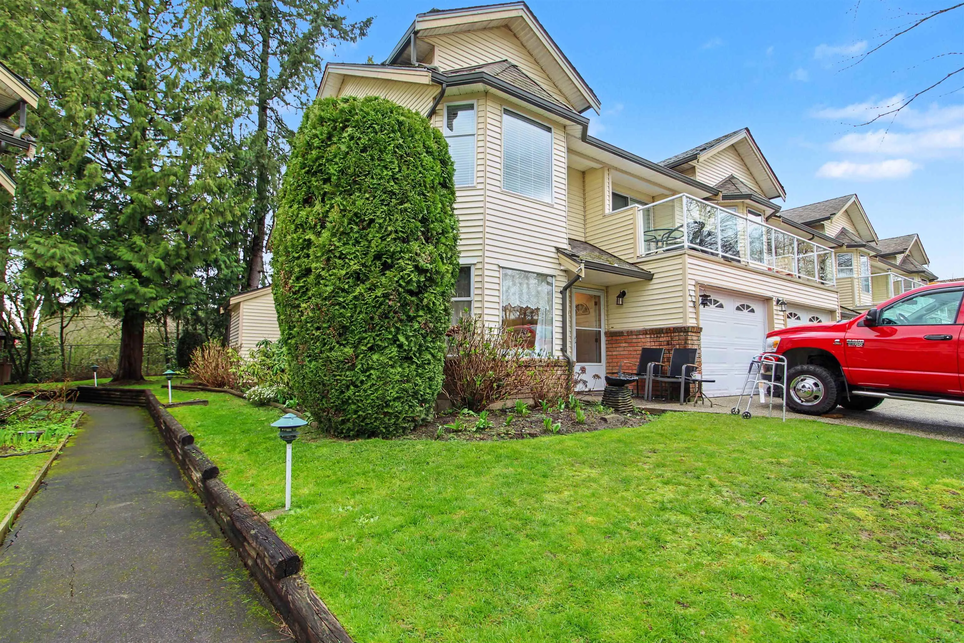 6841 138 Street #118