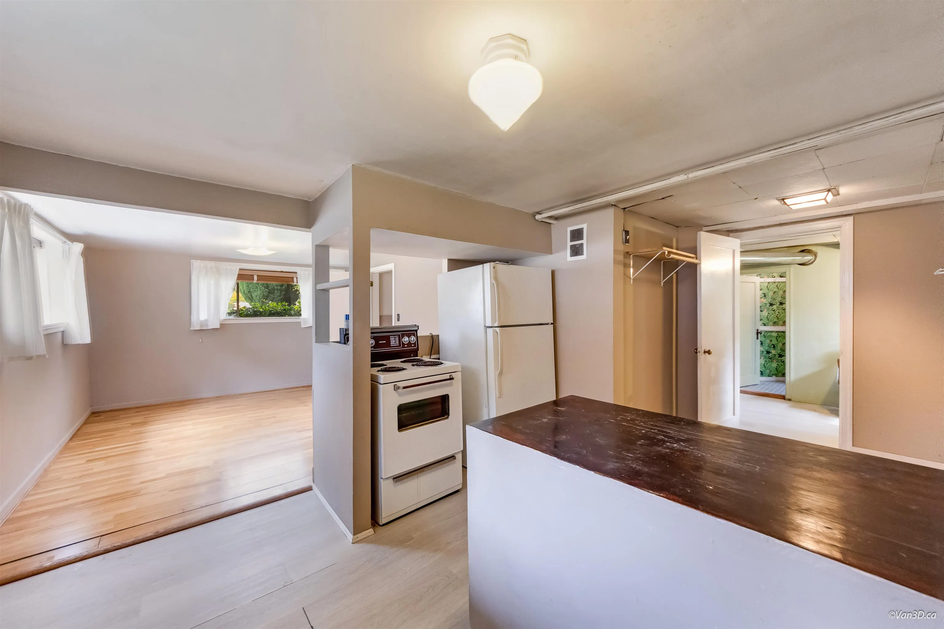 96 W 16th Avenue