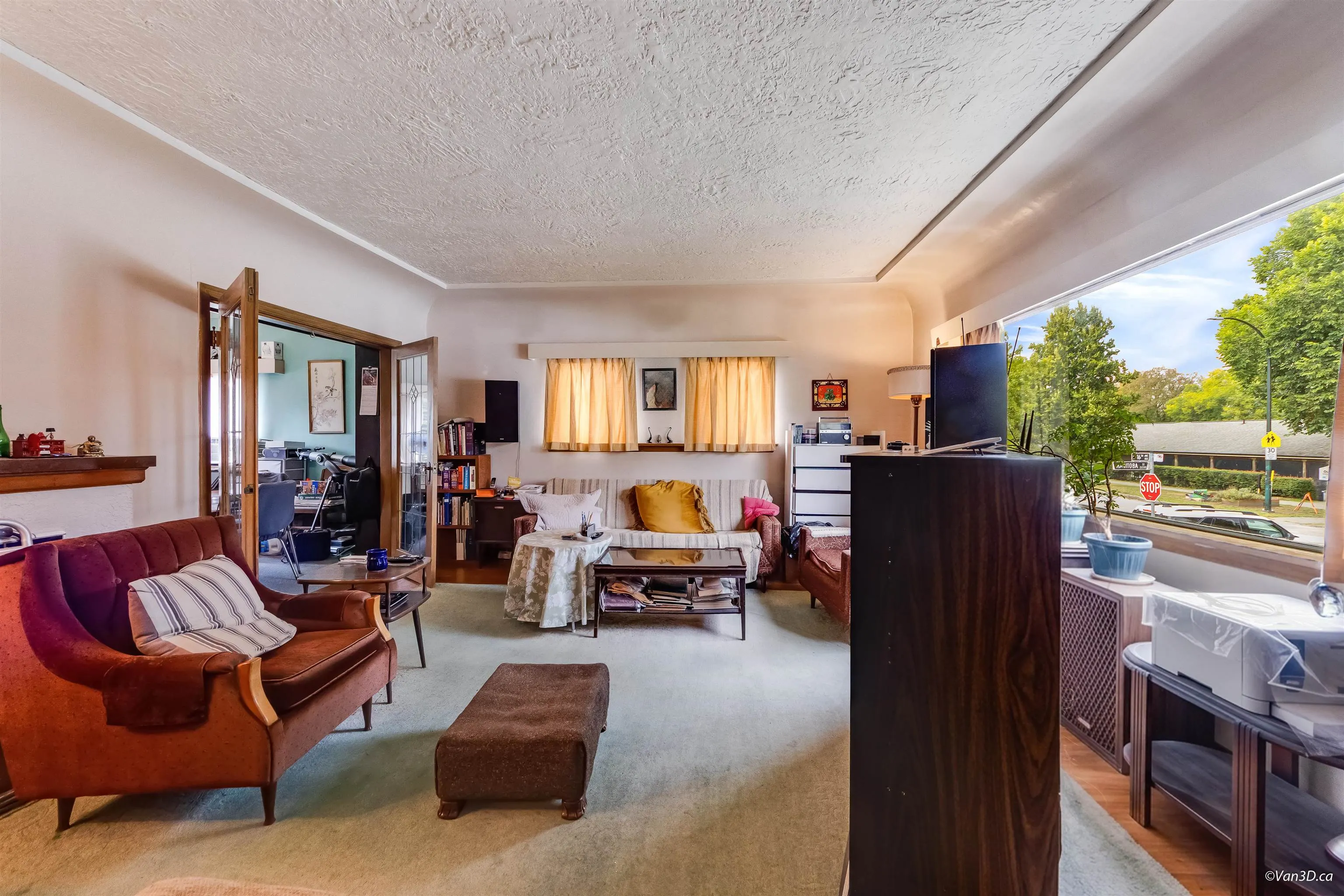 96 W 16th Avenue