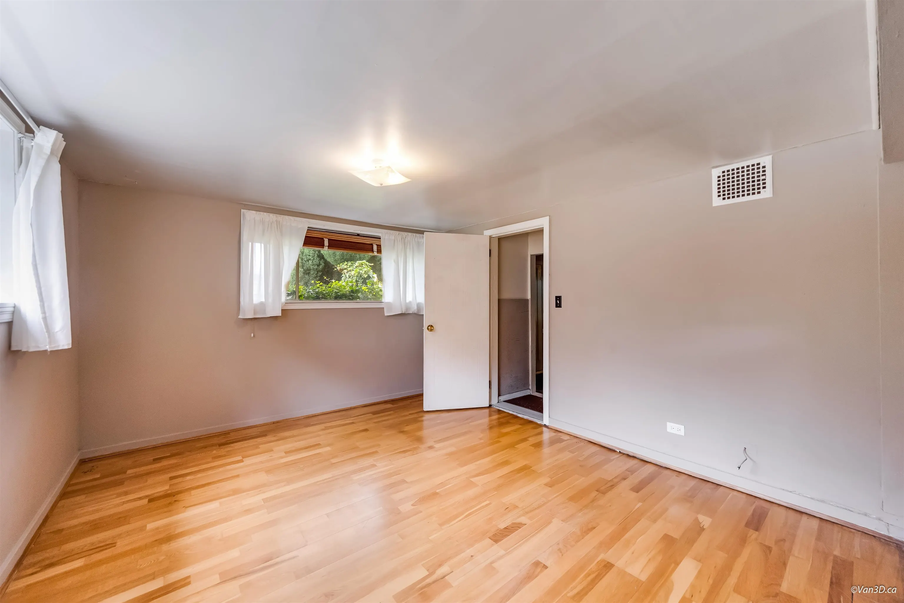 96 W 16th Avenue