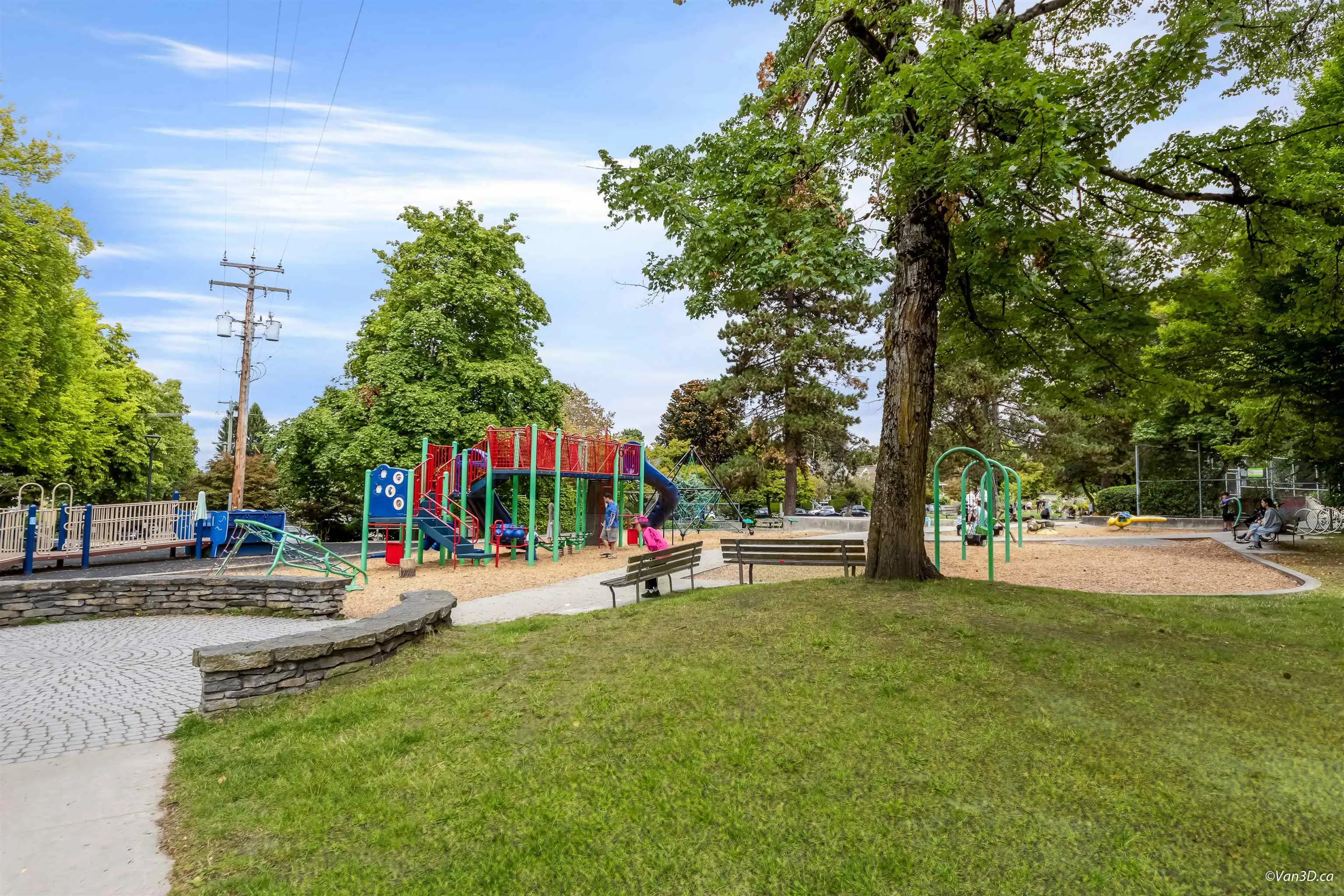 96 W 16th Avenue