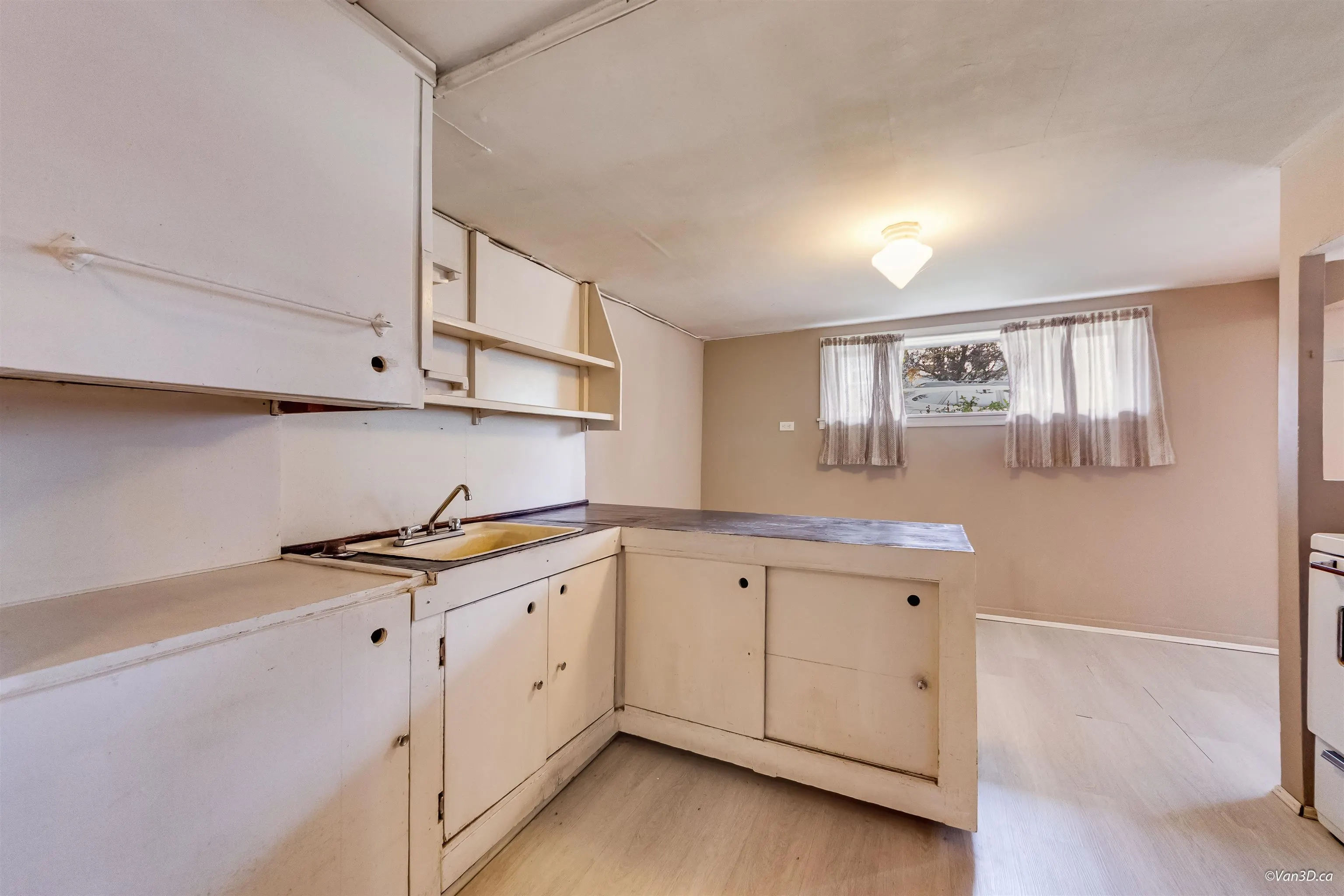 96 W 16th Avenue