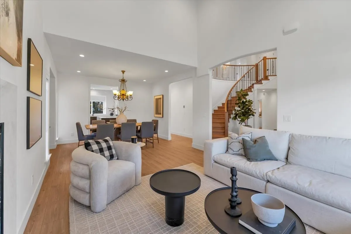 2594 Palisade Crescent