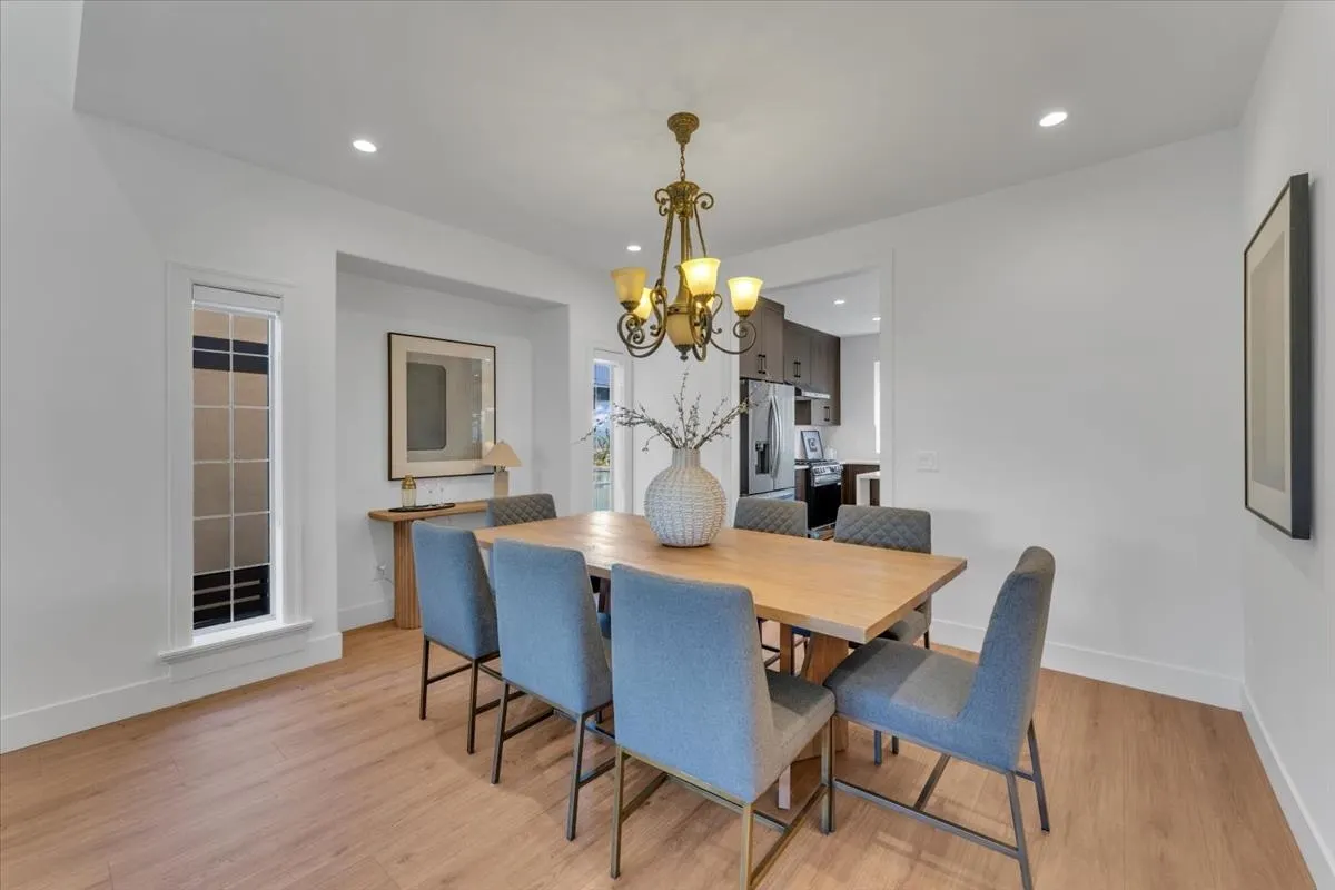 2594 Palisade Crescent