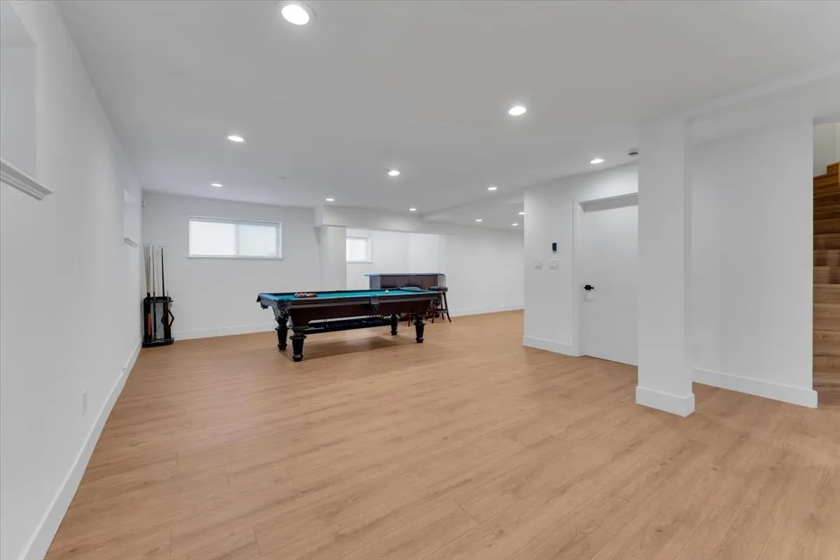 2594 Palisade Crescent