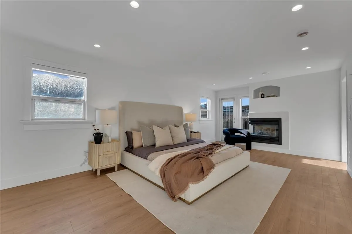 2594 Palisade Crescent