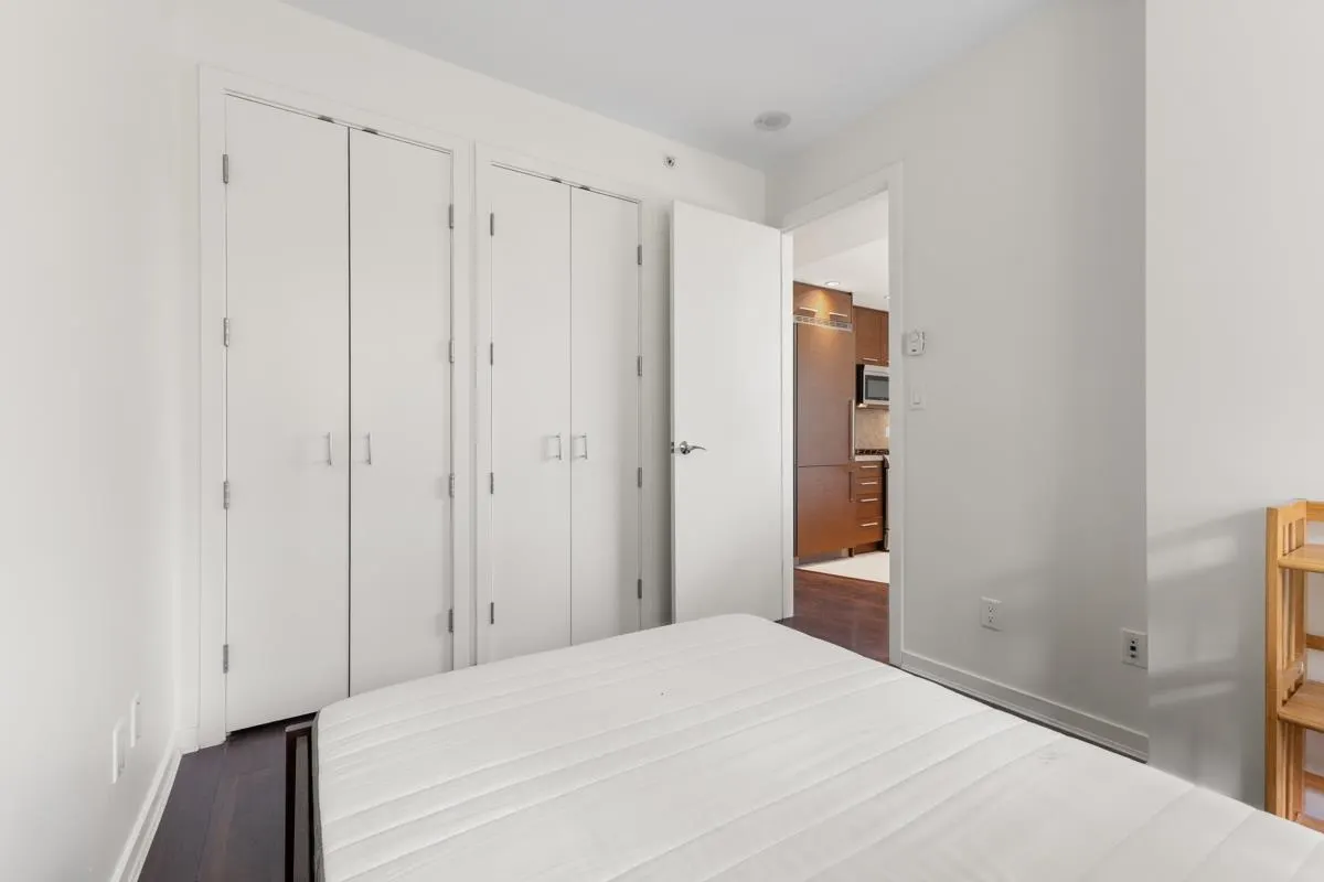 2528 Maple Street #302