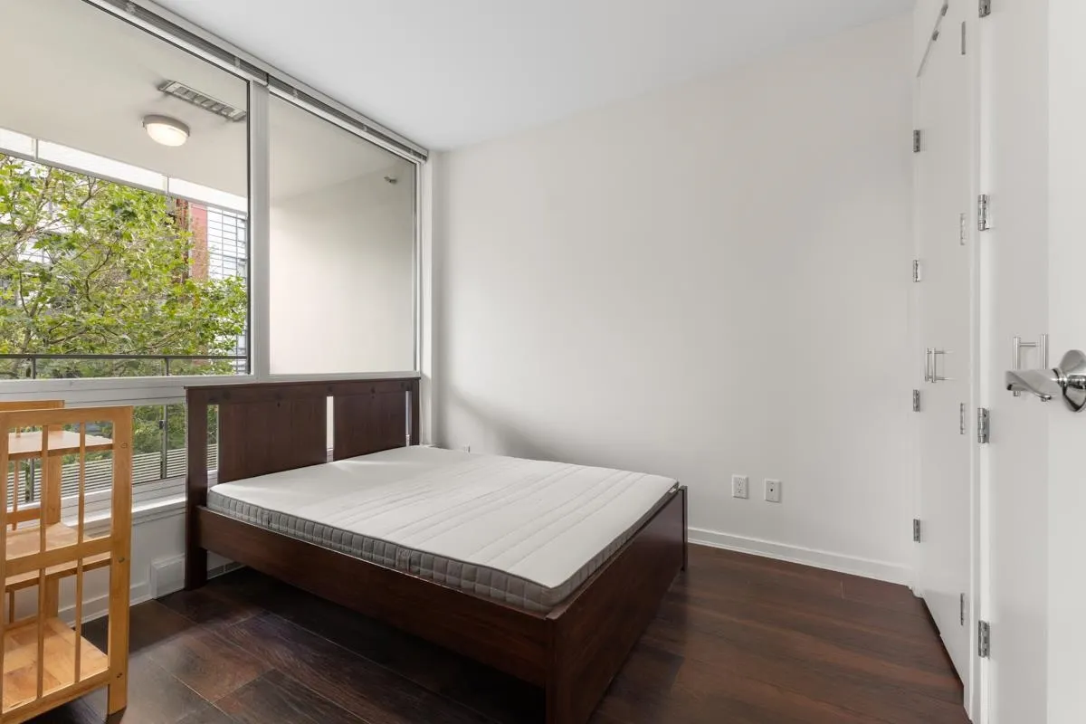 2528 Maple Street #302