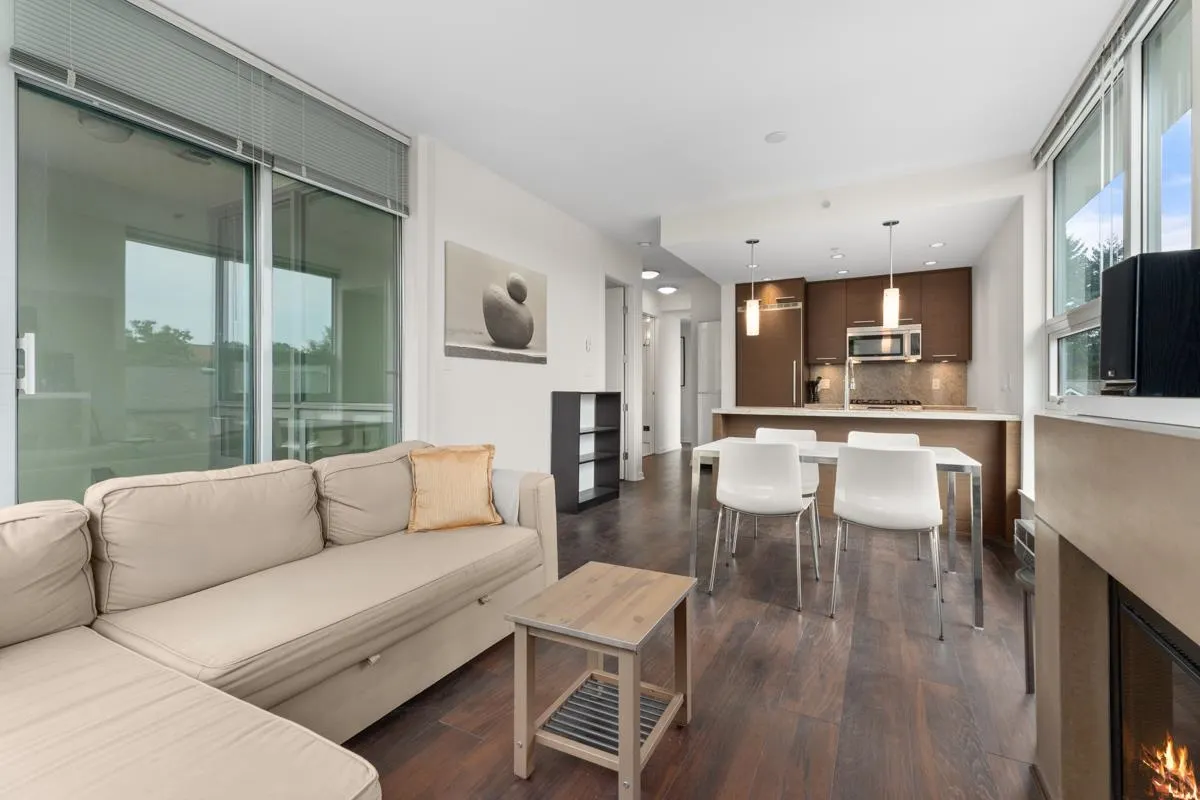 2528 Maple Street #302