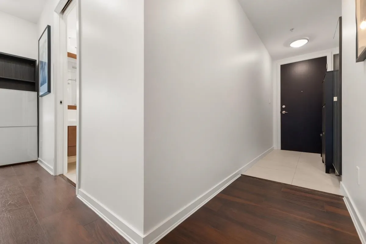 2528 Maple Street #302