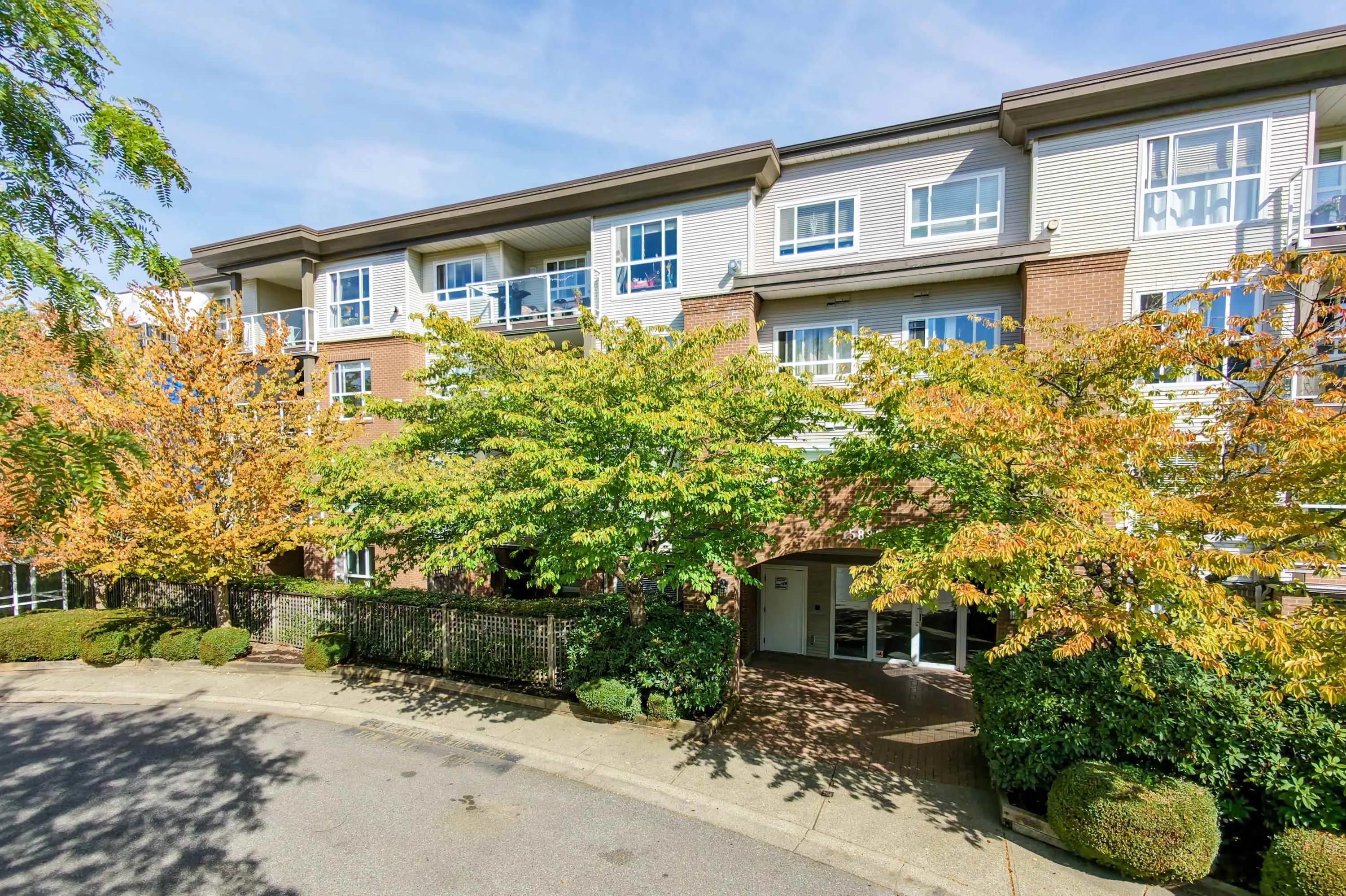 15885 84 Avenue #102