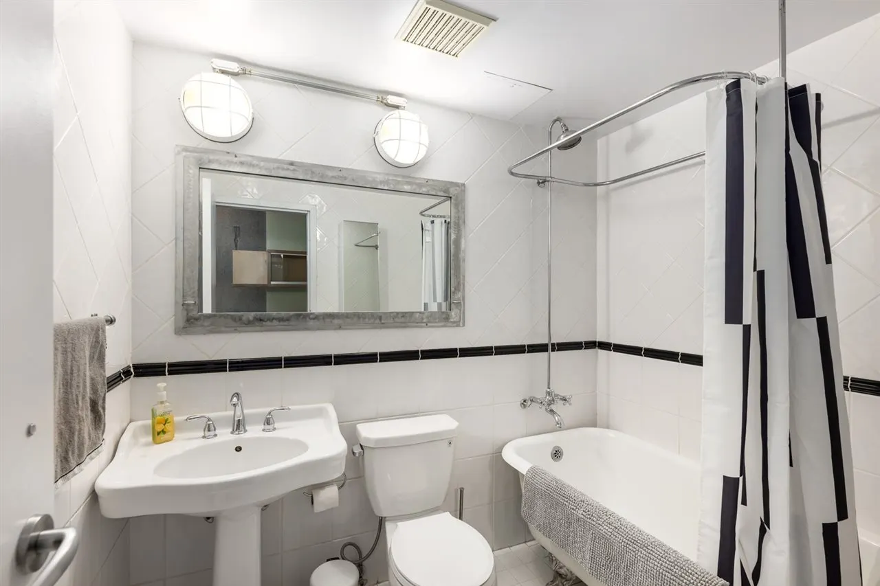 1529 W 6th Avenue #3XX