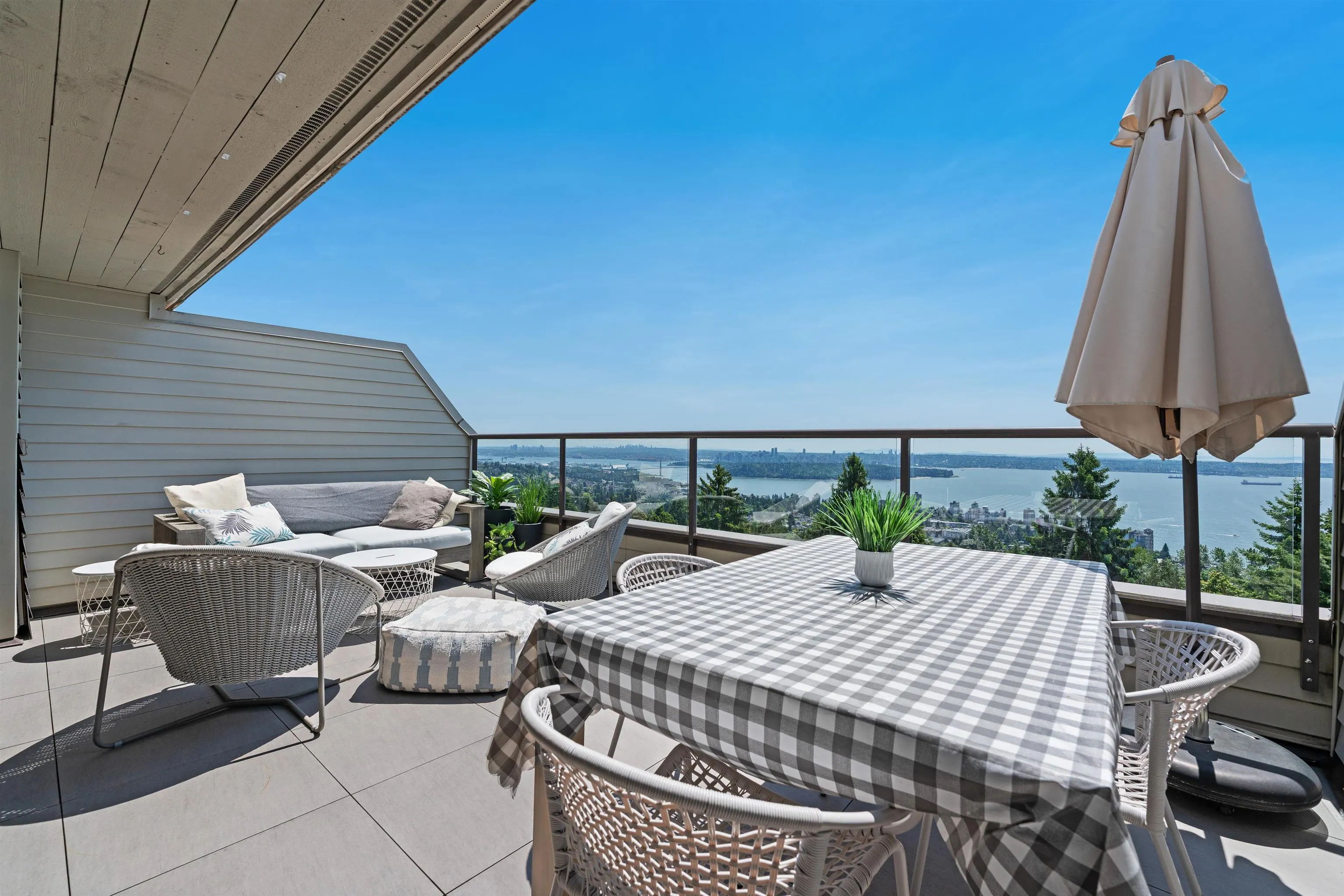2238 Folkestone Way #41