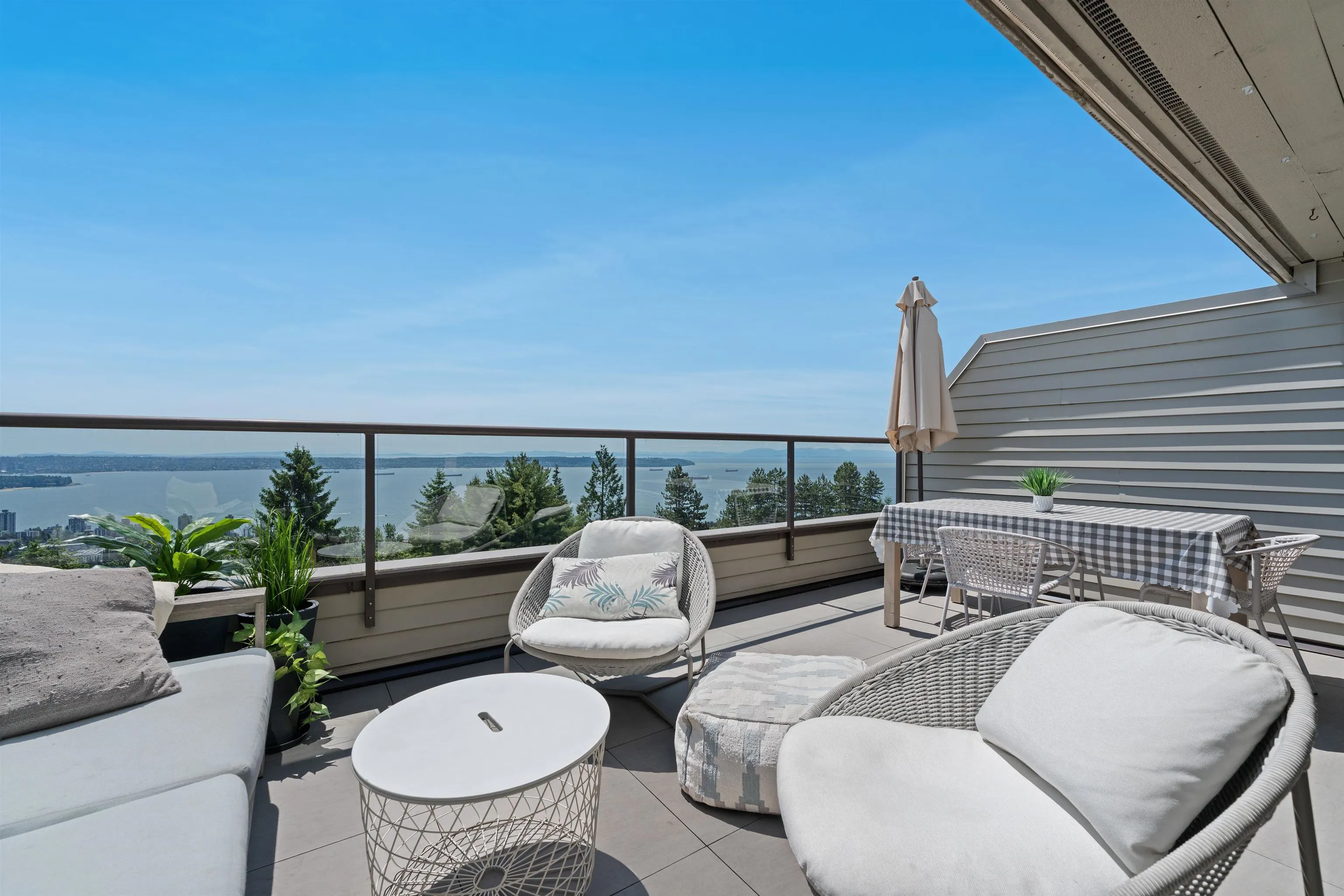 2238 Folkestone Way #41