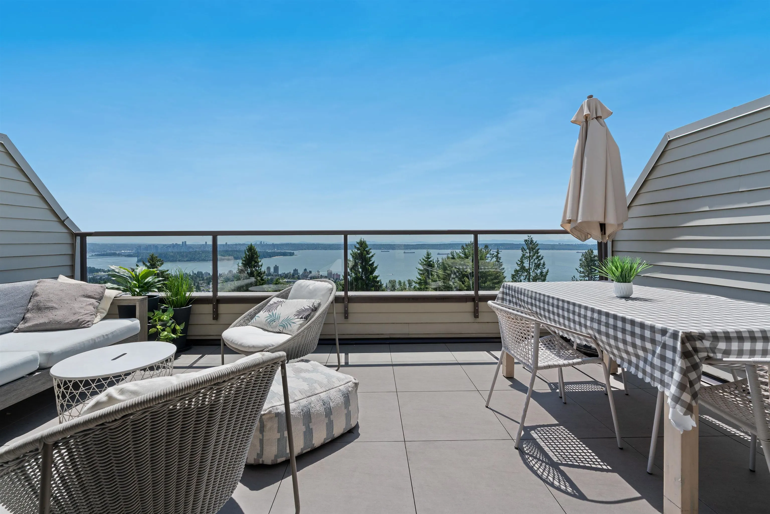 2238 Folkestone Way #41