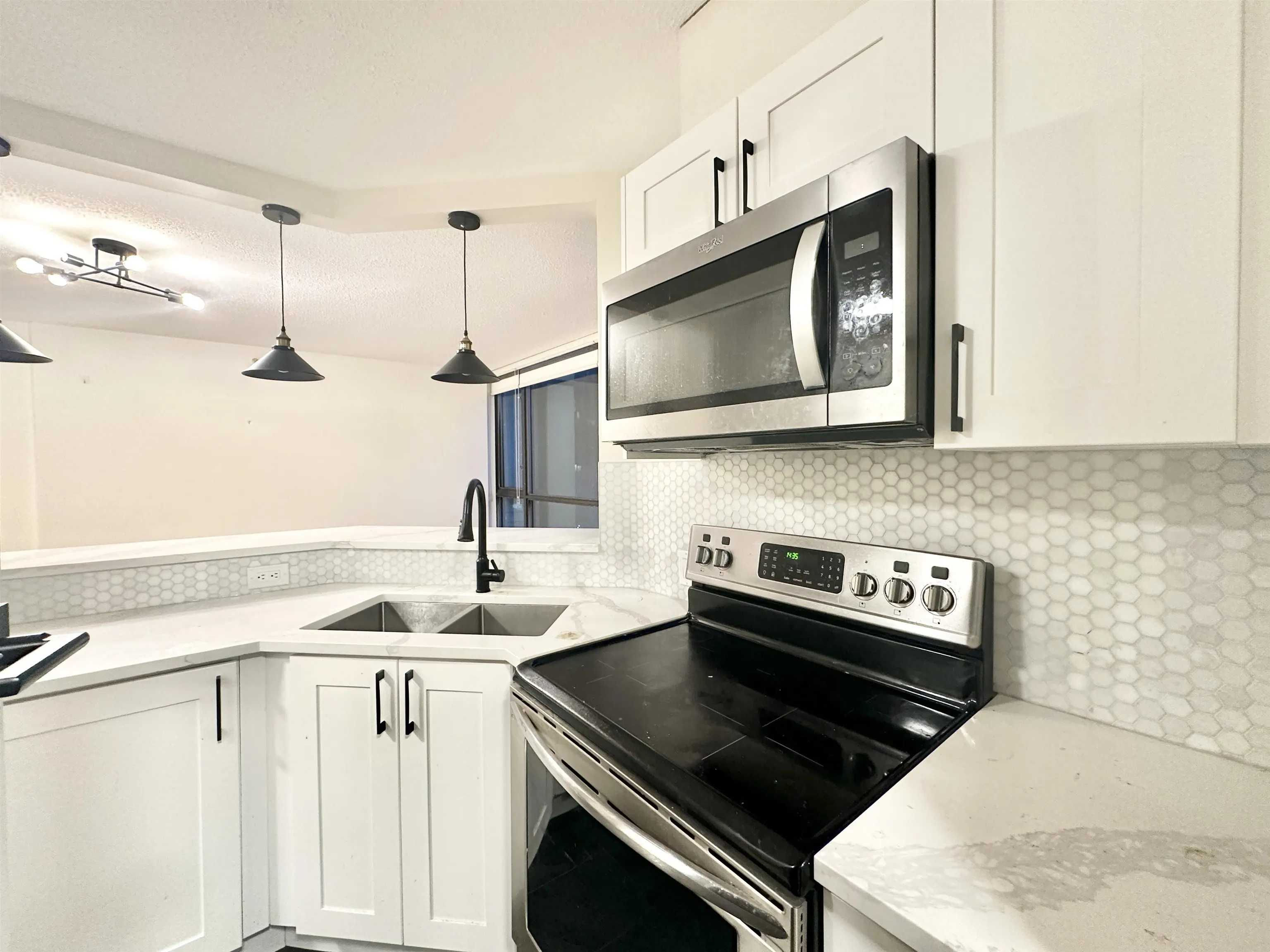 1331 Alberni Street #302