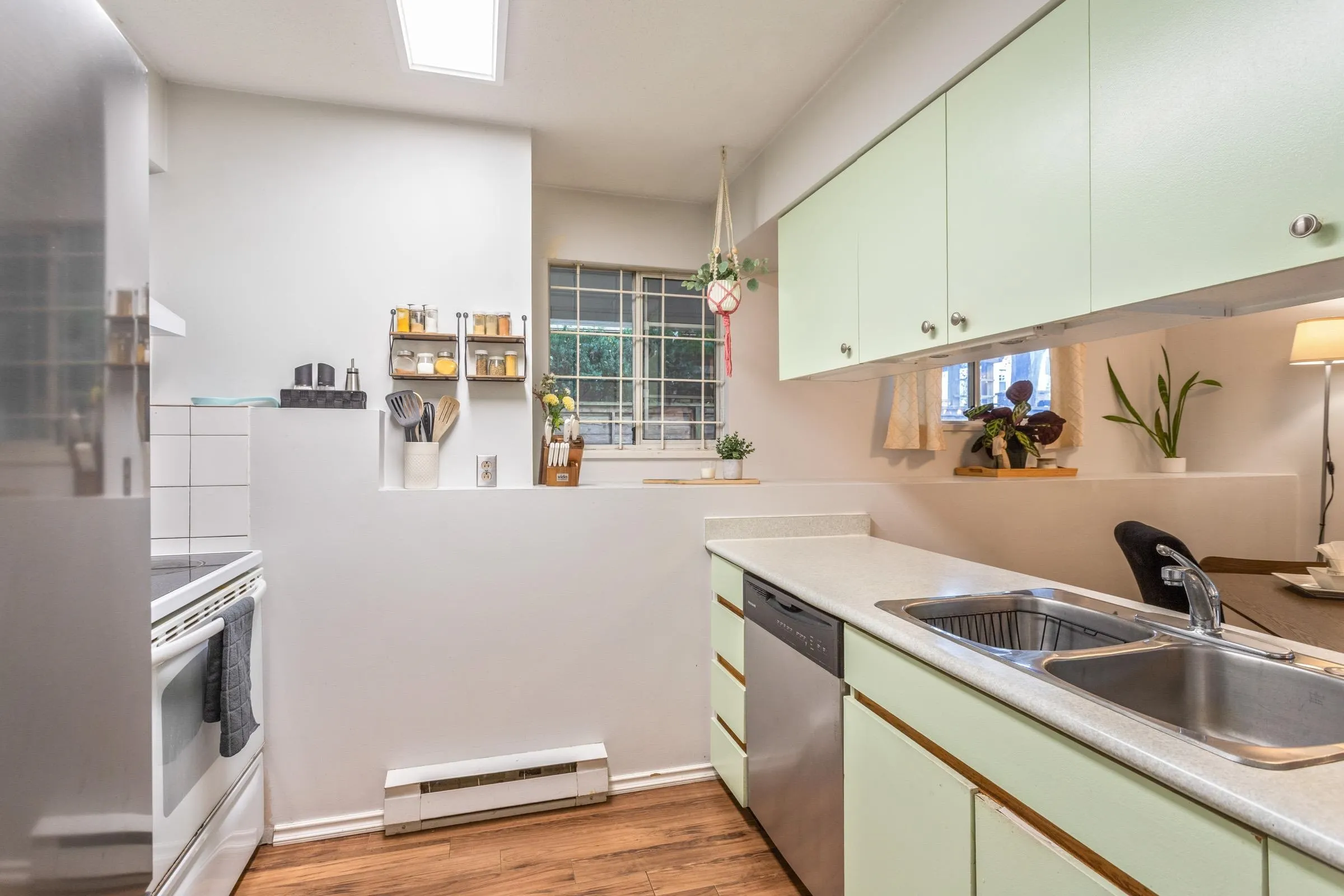 3270 W 4th Avenue #101