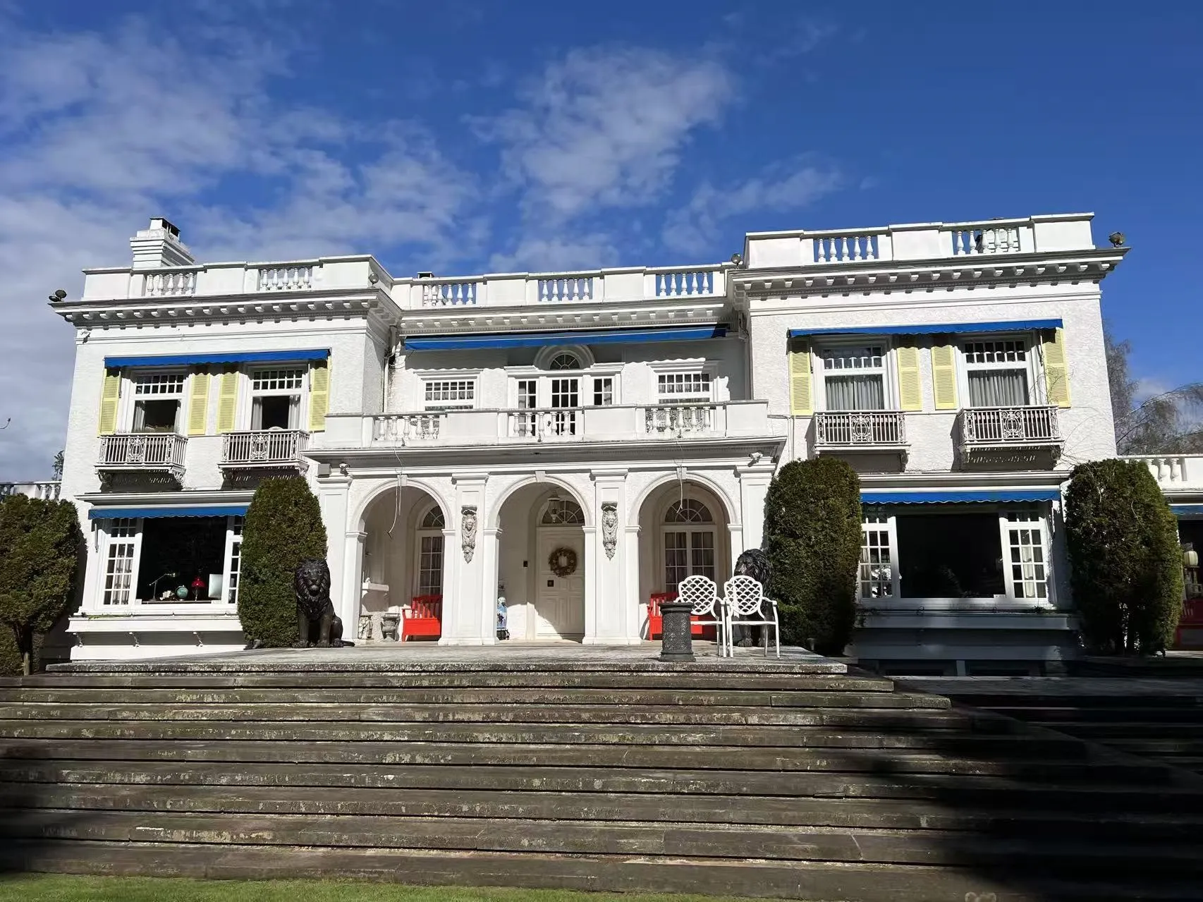 3380 The Crescent