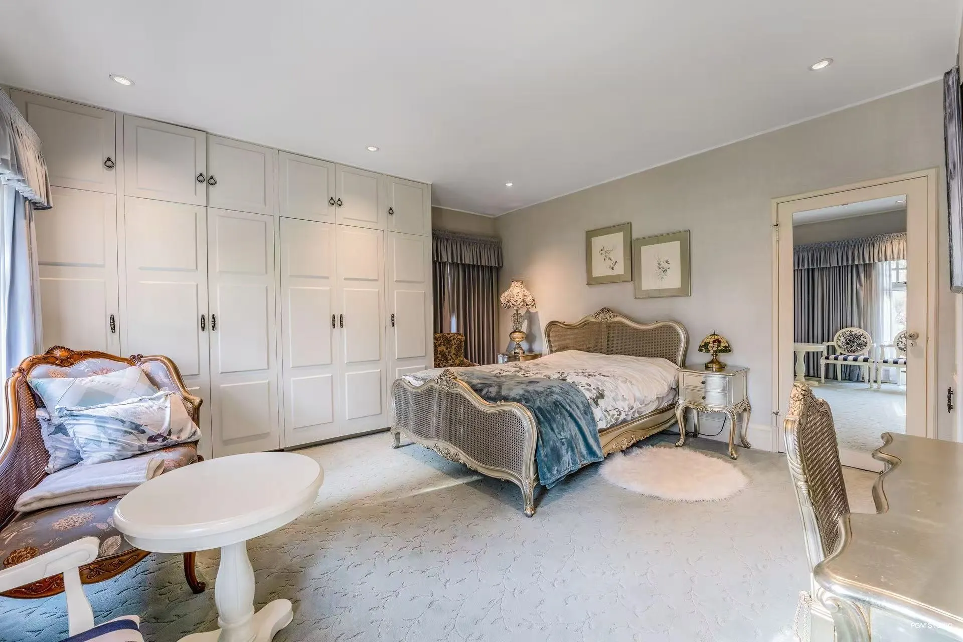 3380 The Crescent