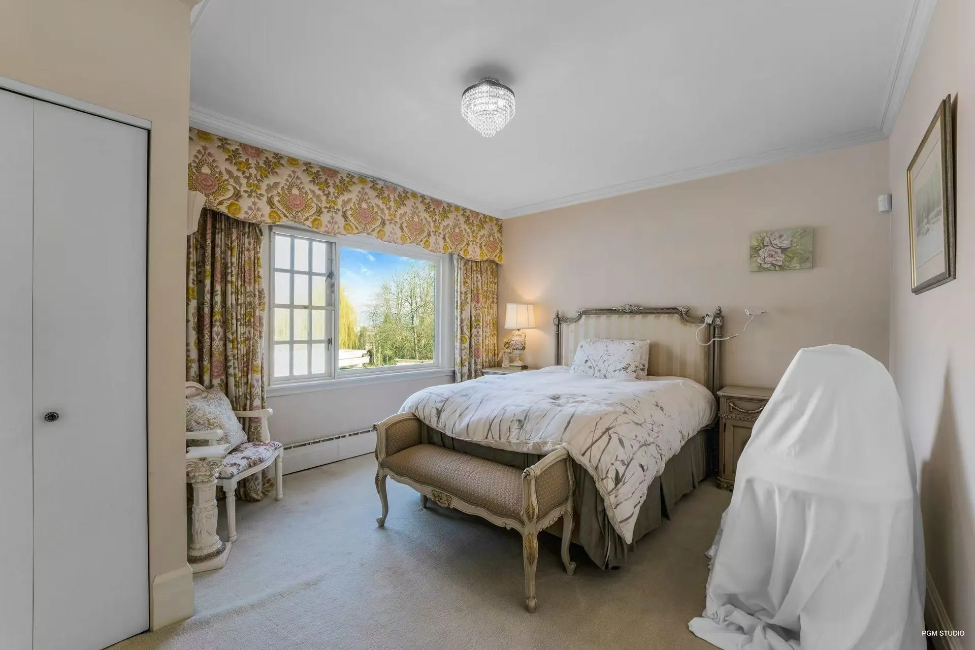 3380 The Crescent