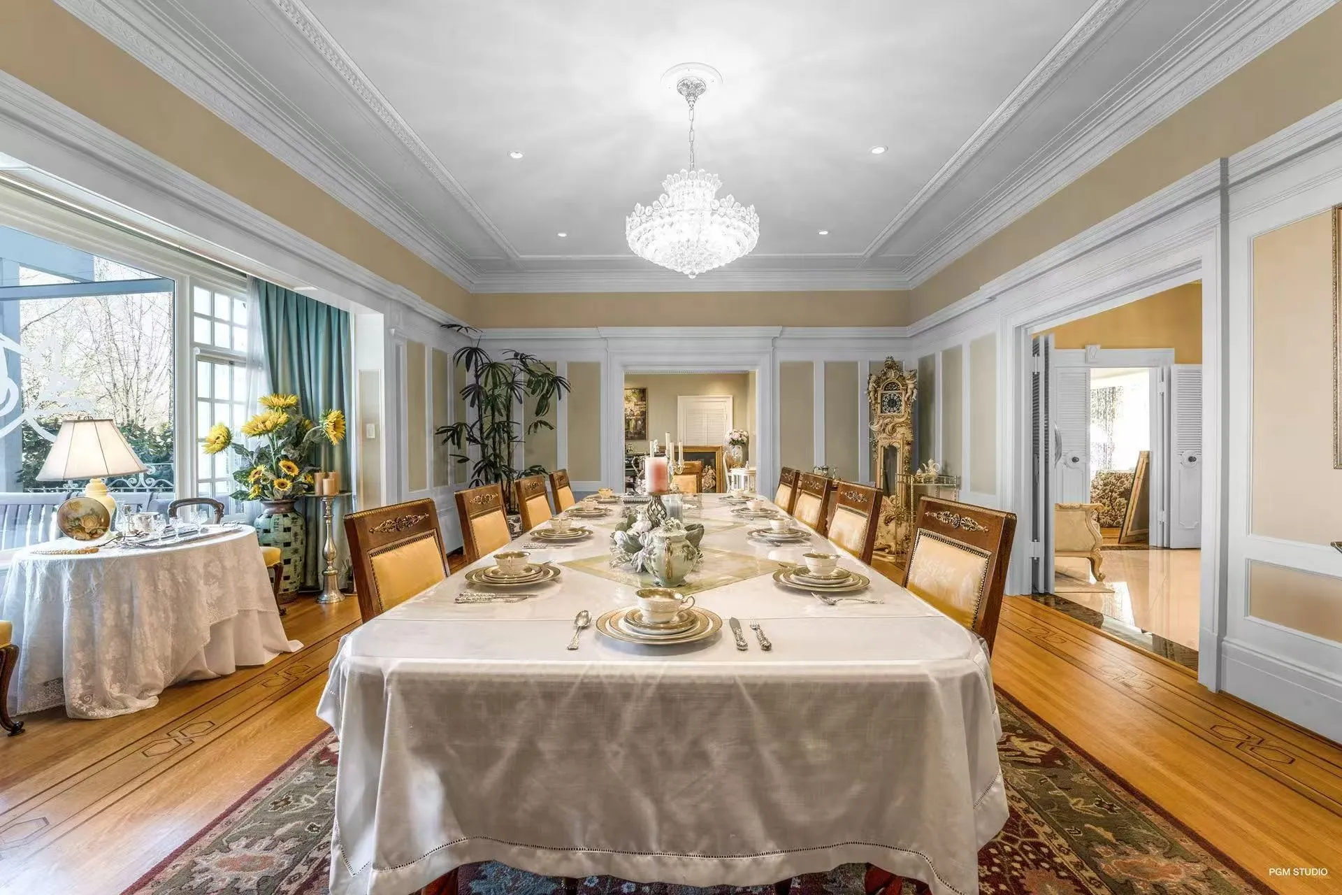 3380 The Crescent