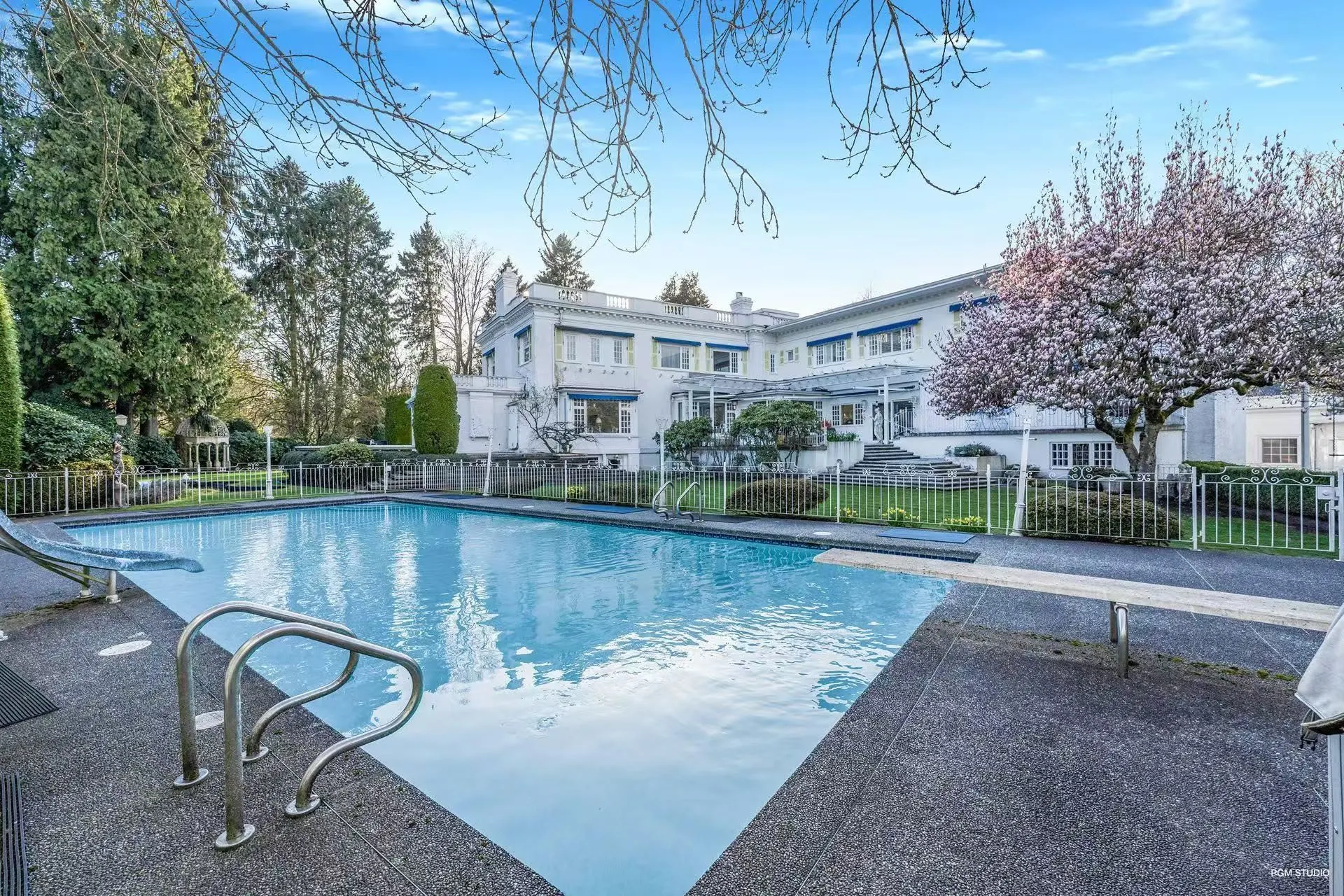 3380 The Crescent
