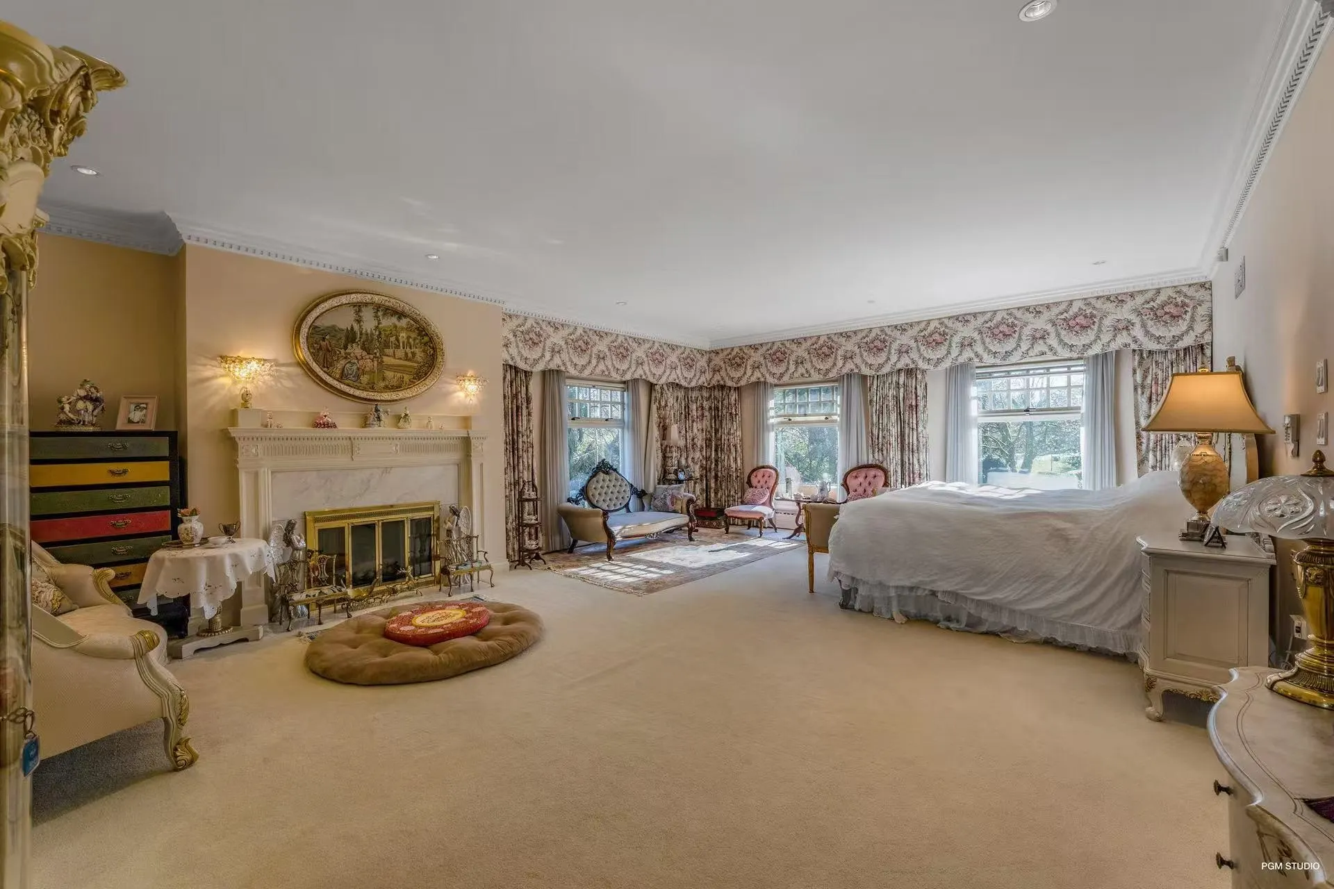 3380 The Crescent