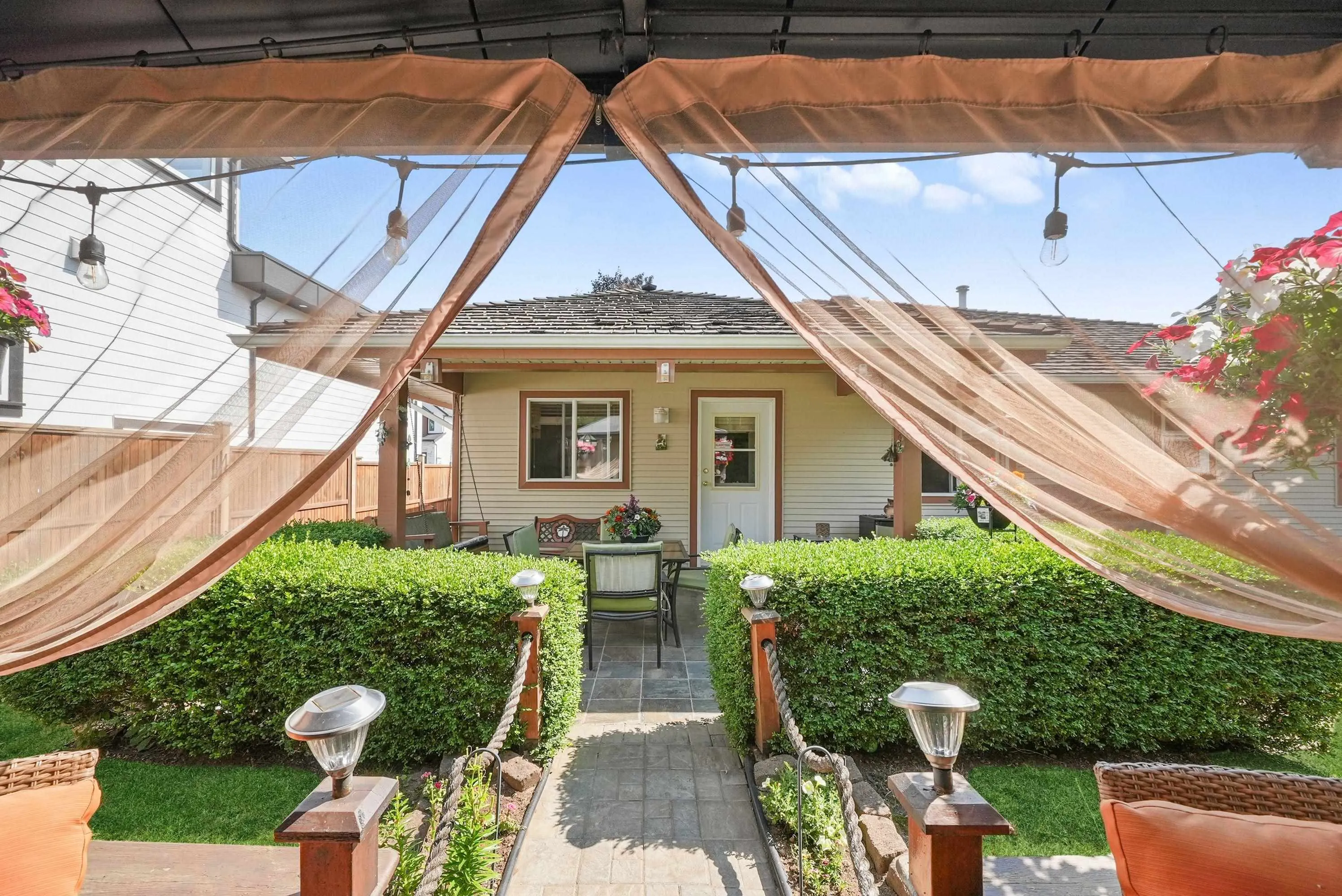 18555 57 Avenue