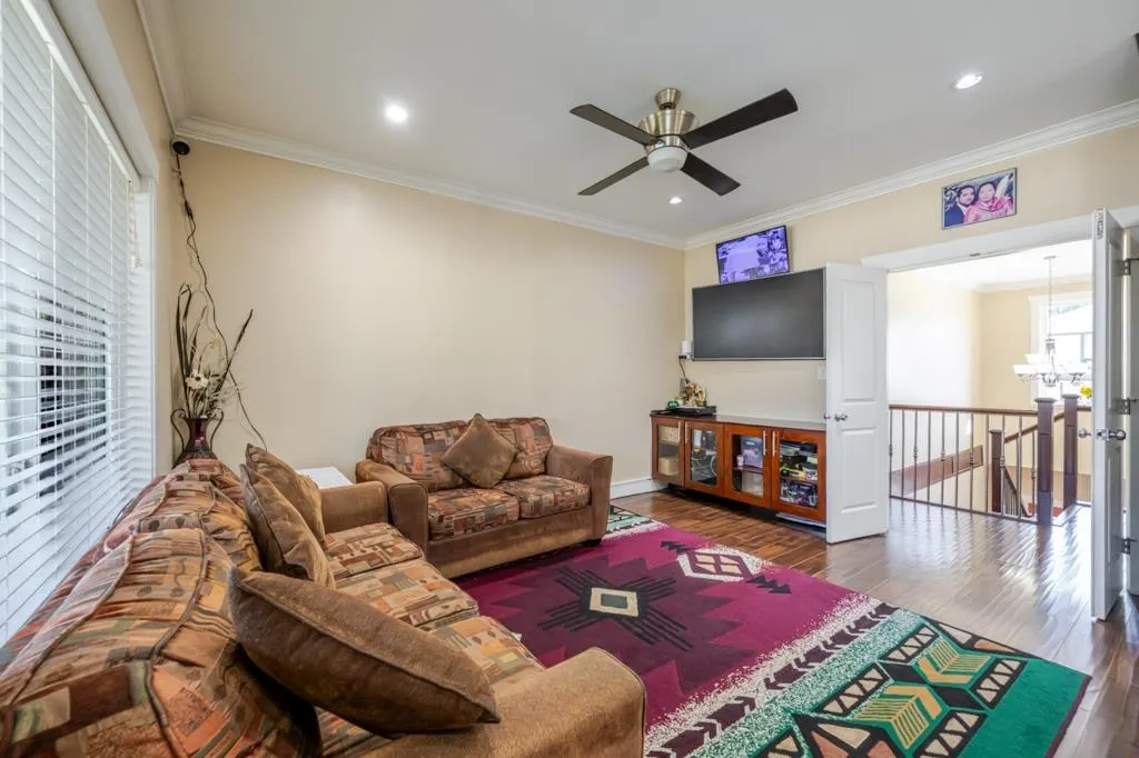 3423 Hazelwood Place